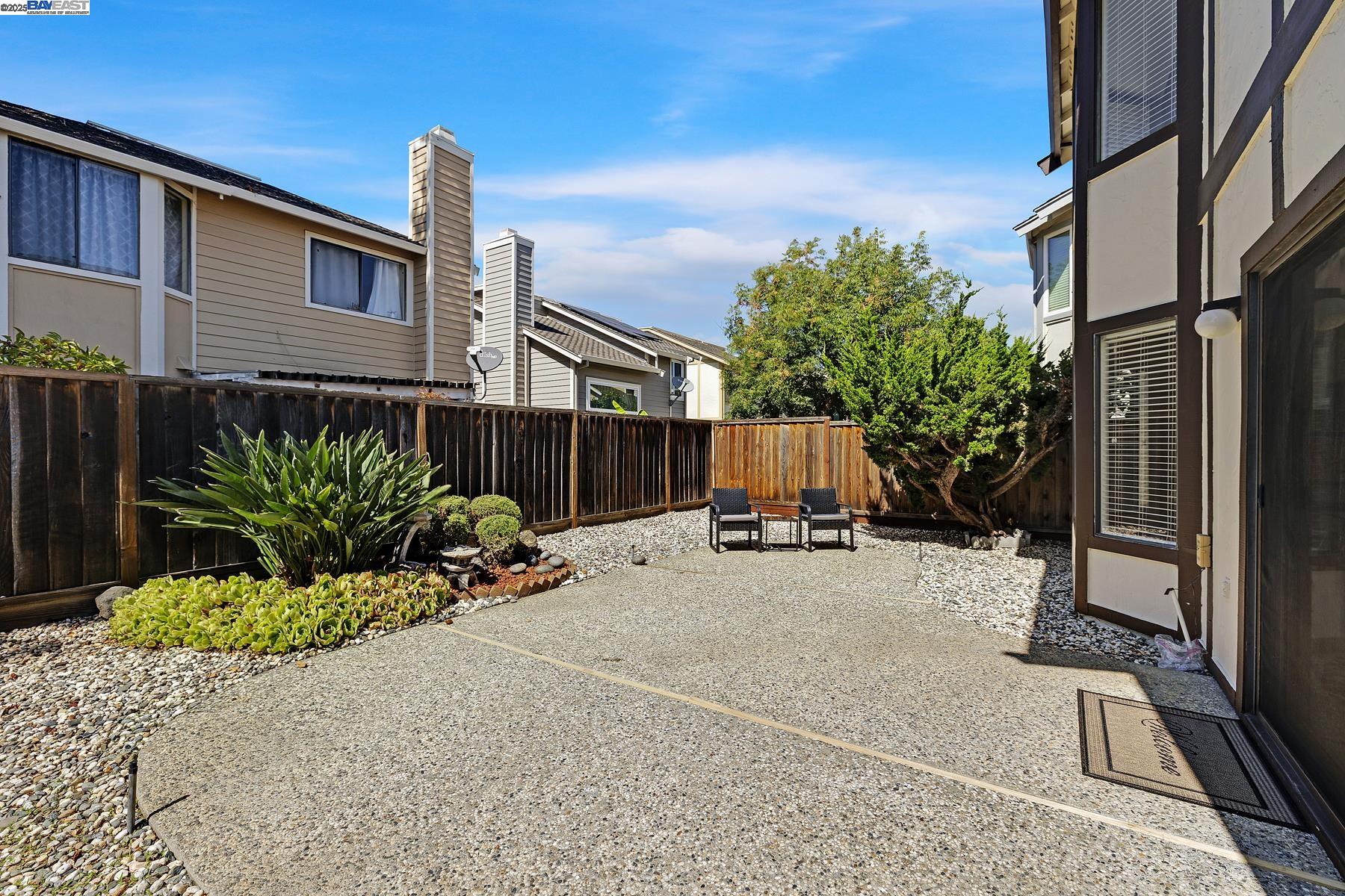 Detail Gallery Image 16 of 21 For 3691 Thrush Ter., Fremont,  CA 94555 - 2 Beds | 2/1 Baths