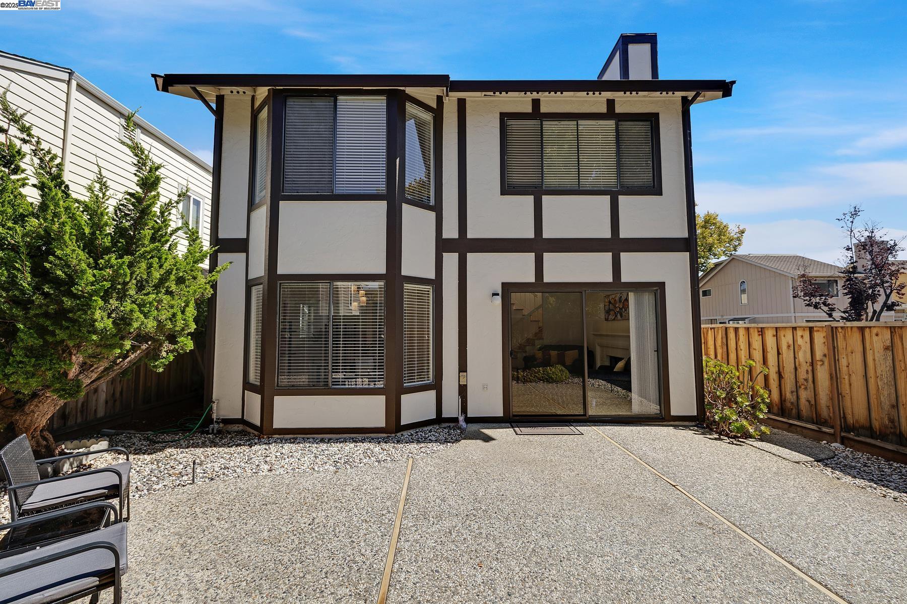 Detail Gallery Image 18 of 21 For 3691 Thrush Ter., Fremont,  CA 94555 - 2 Beds | 2/1 Baths