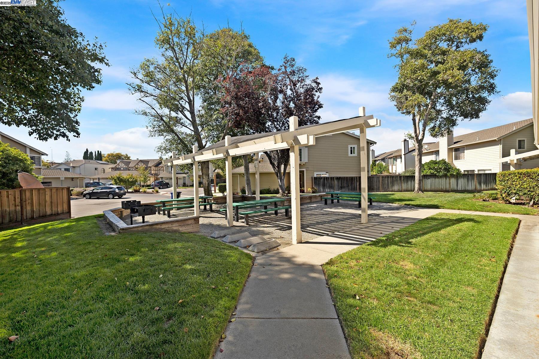 Detail Gallery Image 27 of 28 For 3691 Thrush Ter., Fremont,  CA 94555 - 2 Beds | 2/1 Baths
