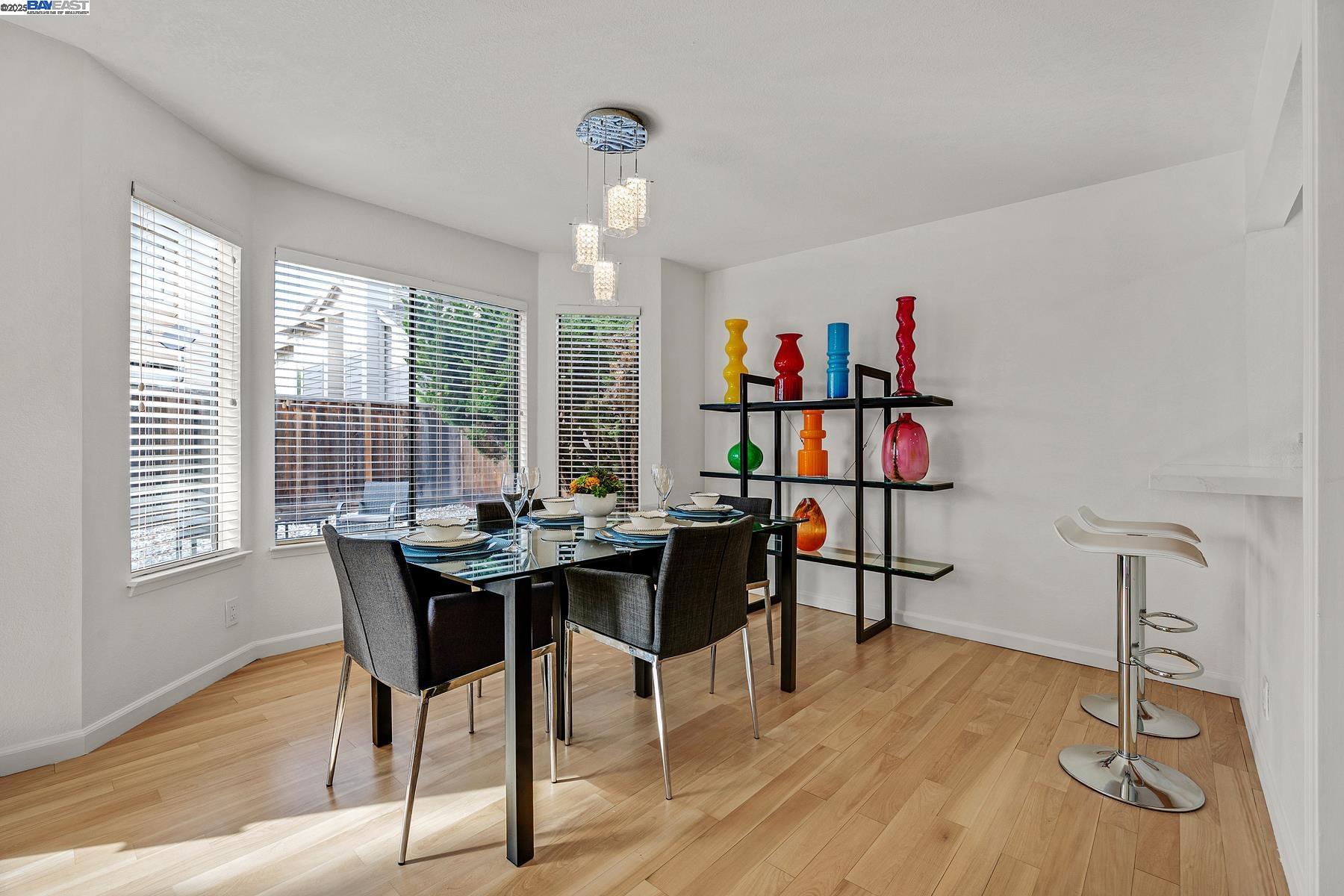 Detail Gallery Image 4 of 21 For 3691 Thrush Ter., Fremont,  CA 94555 - 2 Beds | 2/1 Baths