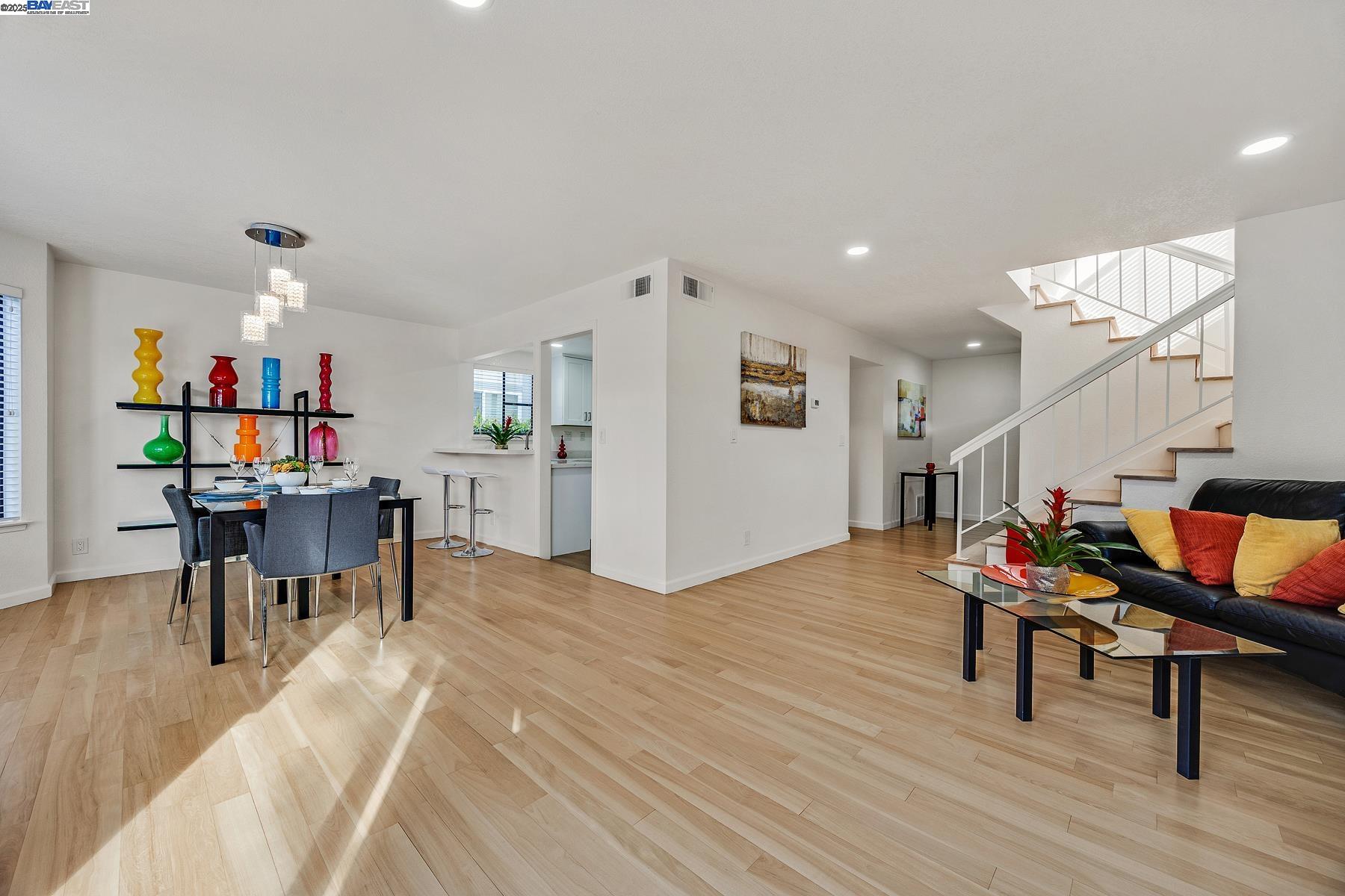 Detail Gallery Image 6 of 28 For 3691 Thrush Ter., Fremont,  CA 94555 - 2 Beds | 2/1 Baths