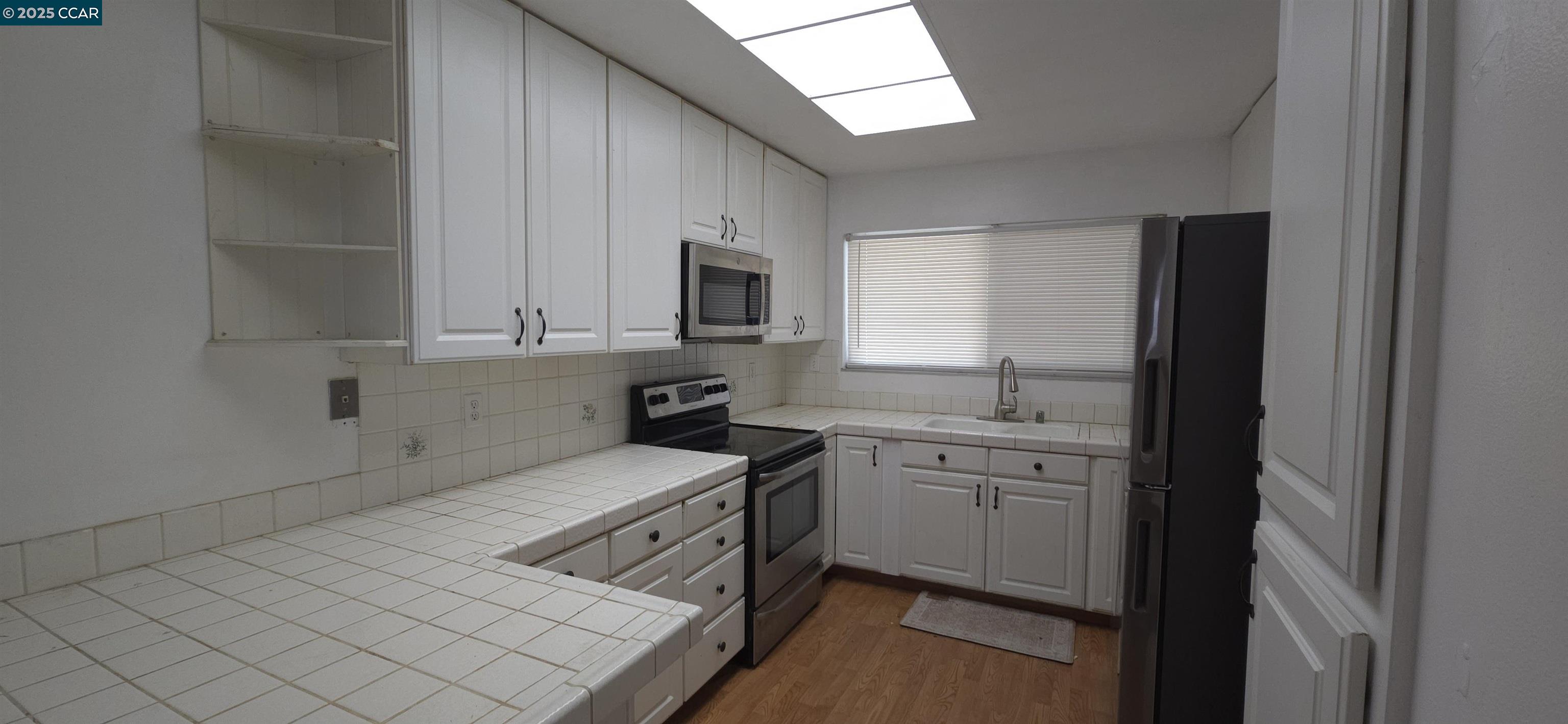 Detail Gallery Image 4 of 16 For 2275 Meadowlark St, San Pablo,  CA 94806 - 4 Beds | 2 Baths