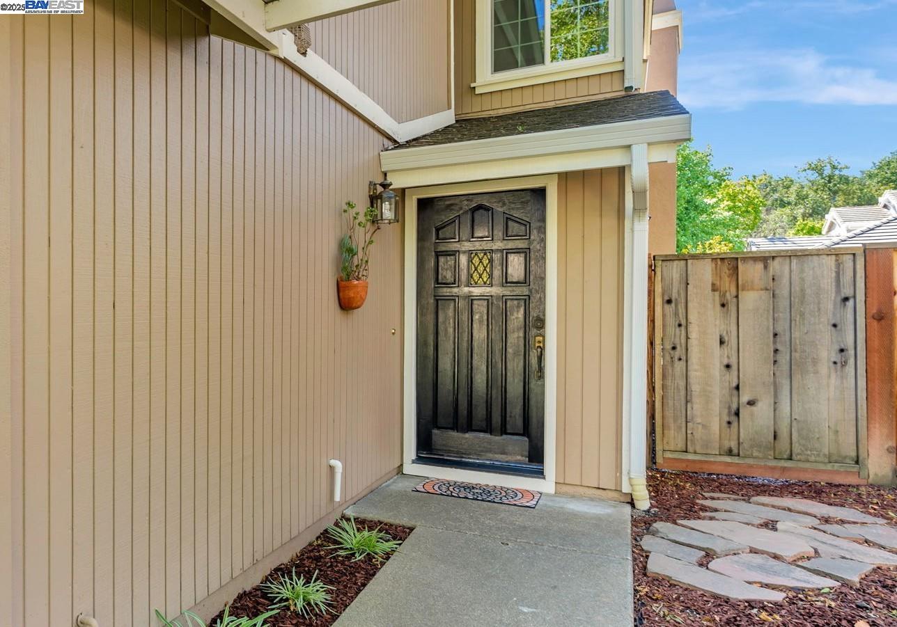 Detail Gallery Image 2 of 41 For 1120 Shady Creek Place, Danville,  CA 94526 - 3 Beds | 2/1 Baths