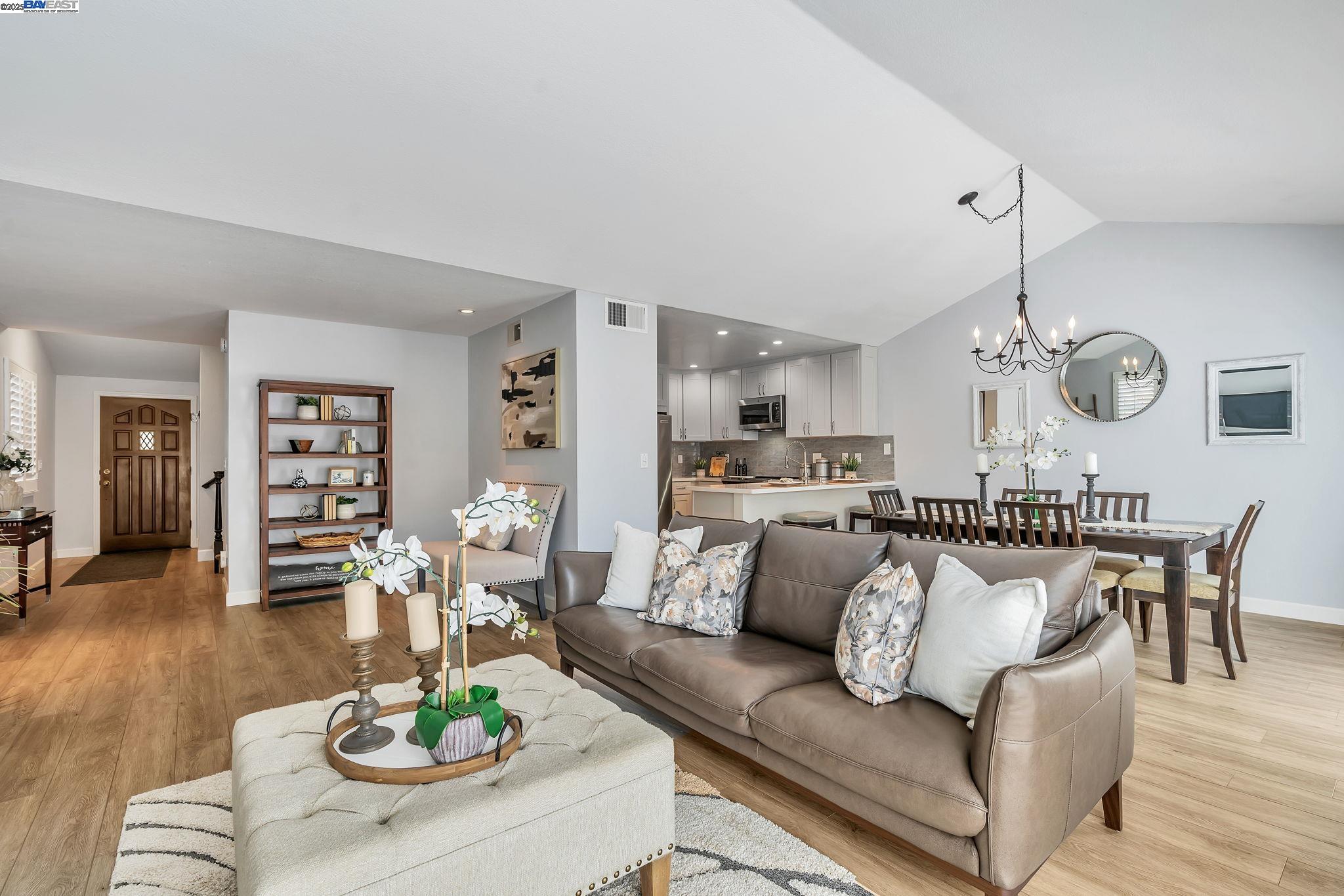 Detail Gallery Image 4 of 41 For 1120 Shady Creek Place, Danville,  CA 94526 - 3 Beds | 2/1 Baths