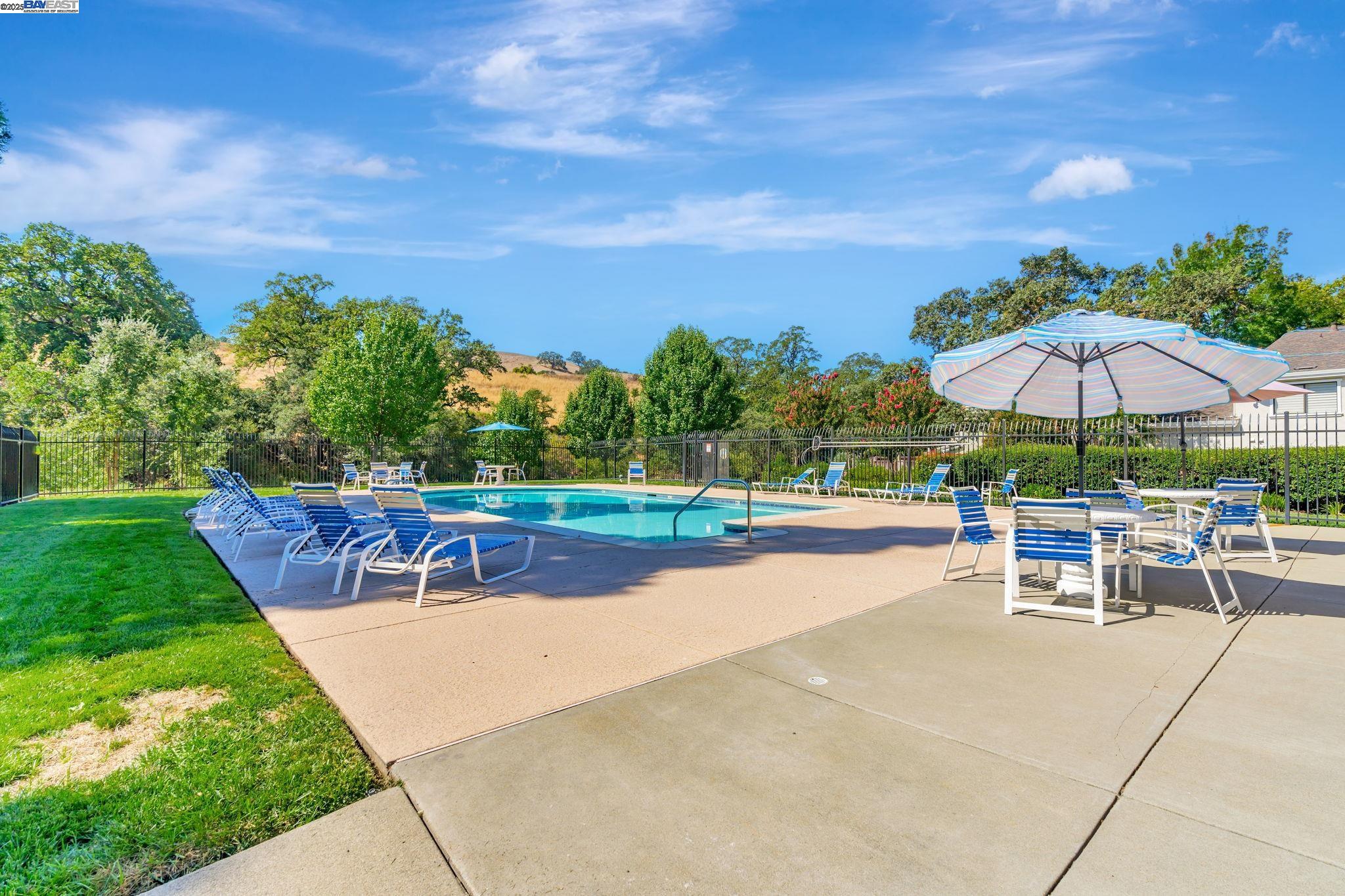 Detail Gallery Image 39 of 41 For 1120 Shady Creek Place, Danville,  CA 94526 - 3 Beds | 2/1 Baths