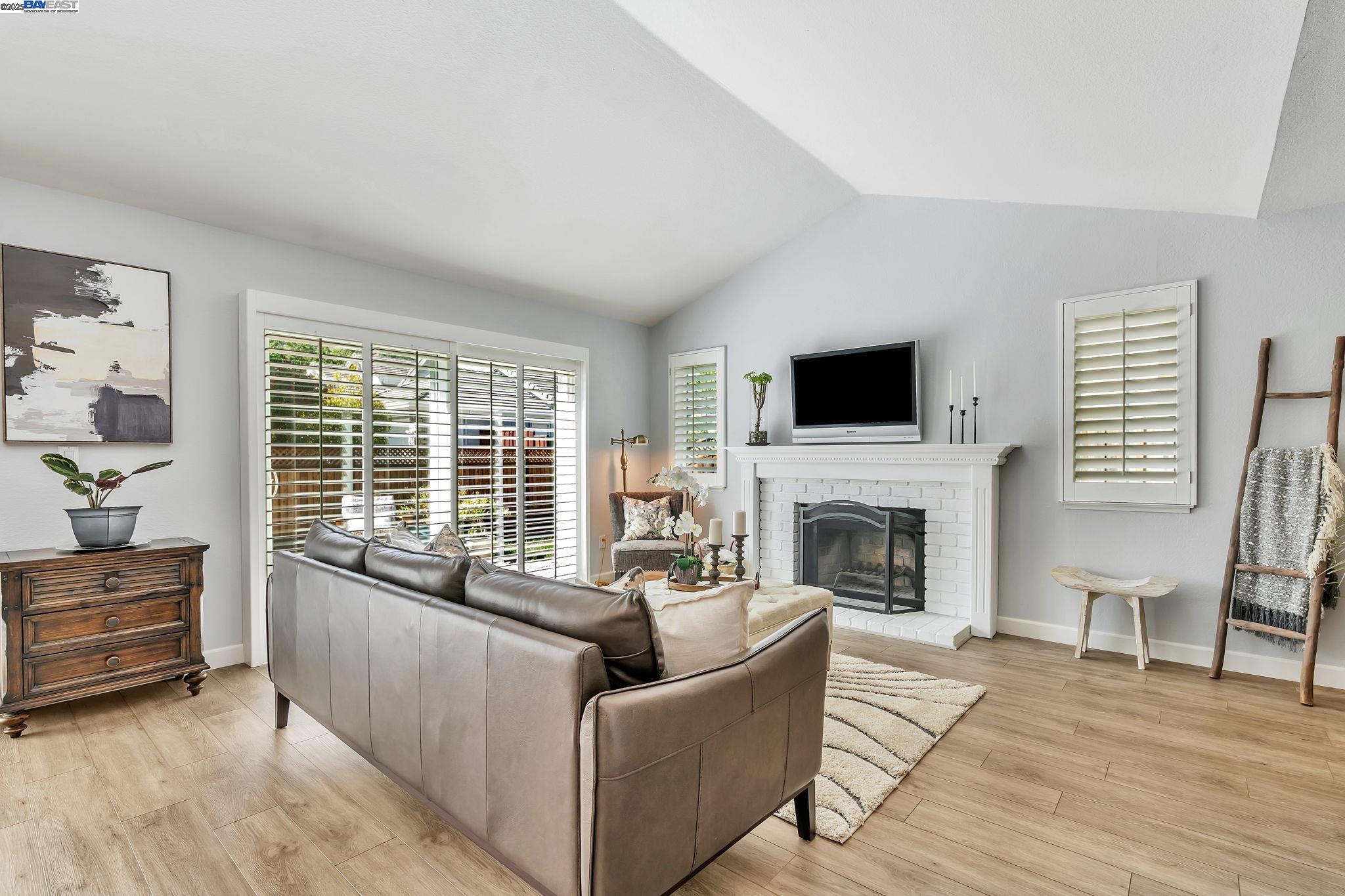 Detail Gallery Image 5 of 41 For 1120 Shady Creek Place, Danville,  CA 94526 - 3 Beds | 2/1 Baths