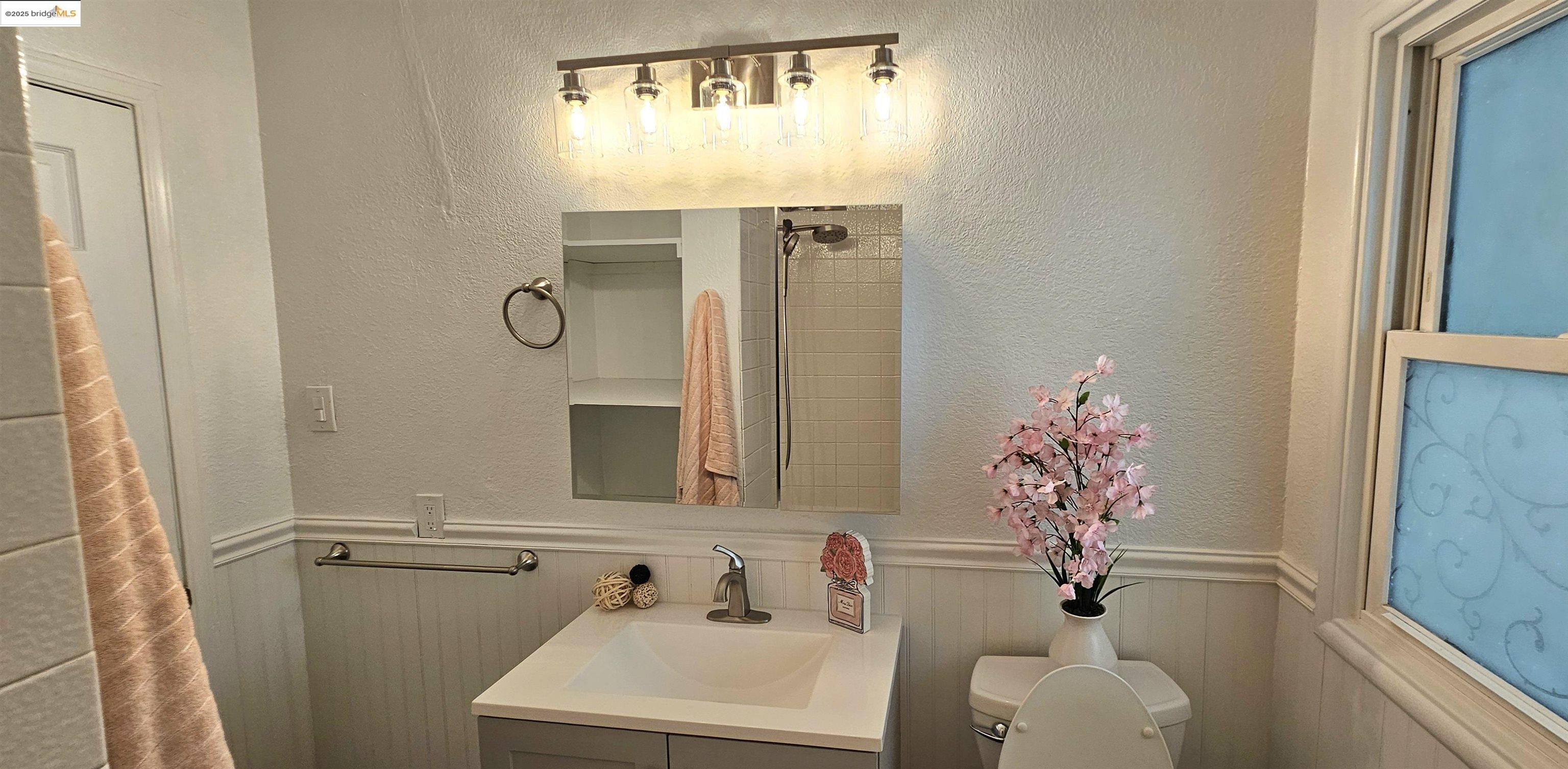 Detail Gallery Image 16 of 30 For 3195 Willow Pass Rd, Concord,  CA 94519 - 2 Beds | 1/1 Baths