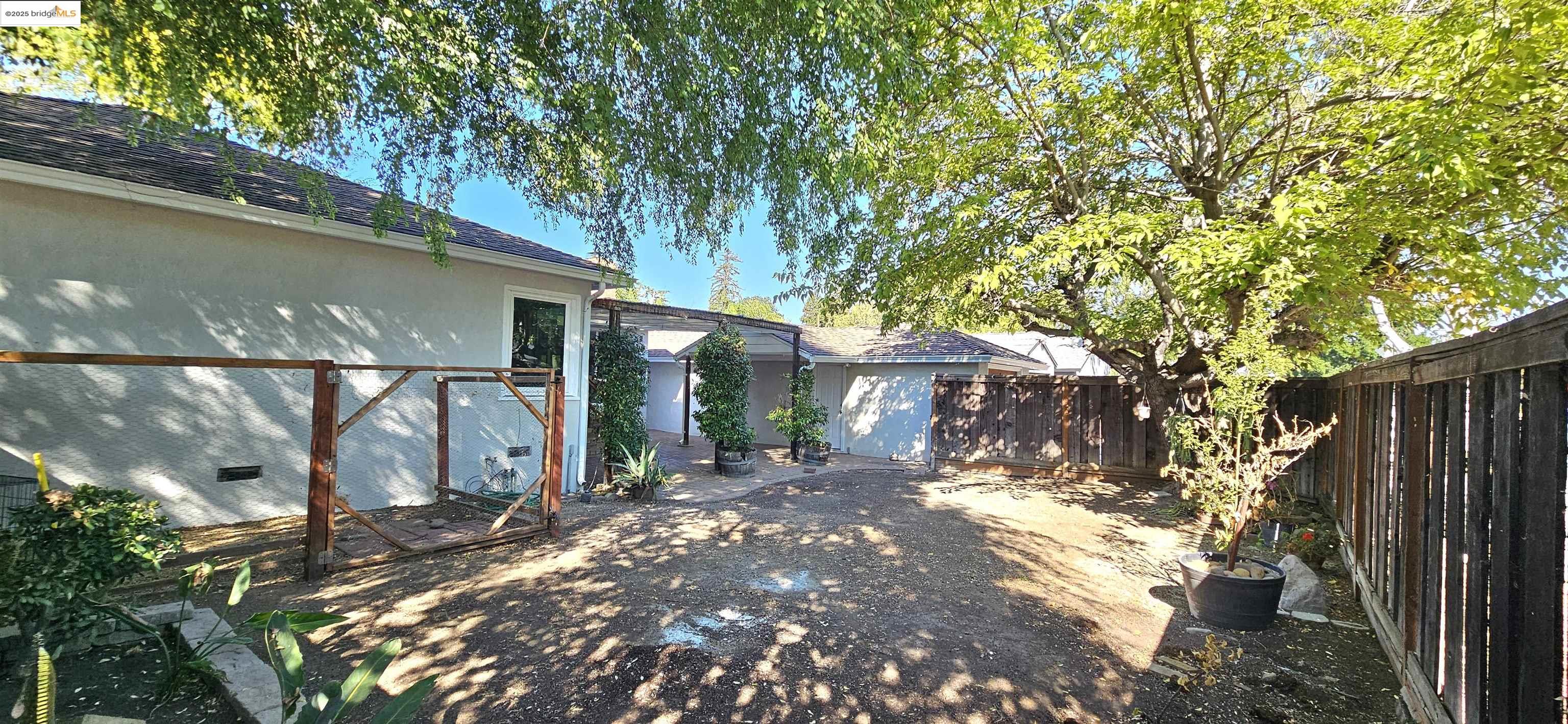 Detail Gallery Image 23 of 30 For 3195 Willow Pass Rd, Concord,  CA 94519 - 2 Beds | 1/1 Baths
