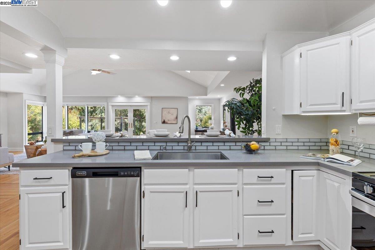 Detail Gallery Image 11 of 55 For 154 Lang St, San Juan Bautista,  CA 95045 - 3 Beds | 2 Baths