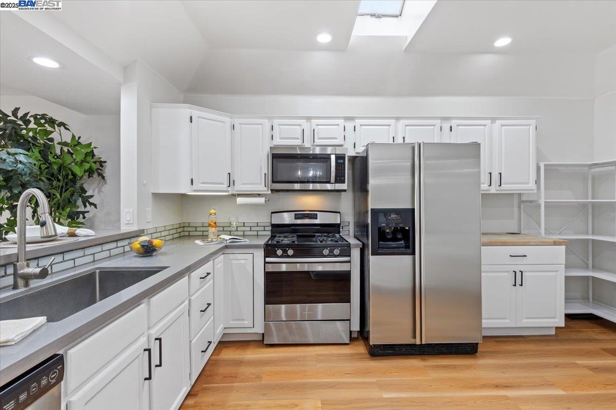 Detail Gallery Image 12 of 55 For 154 Lang St, San Juan Bautista,  CA 95045 - 3 Beds | 2 Baths
