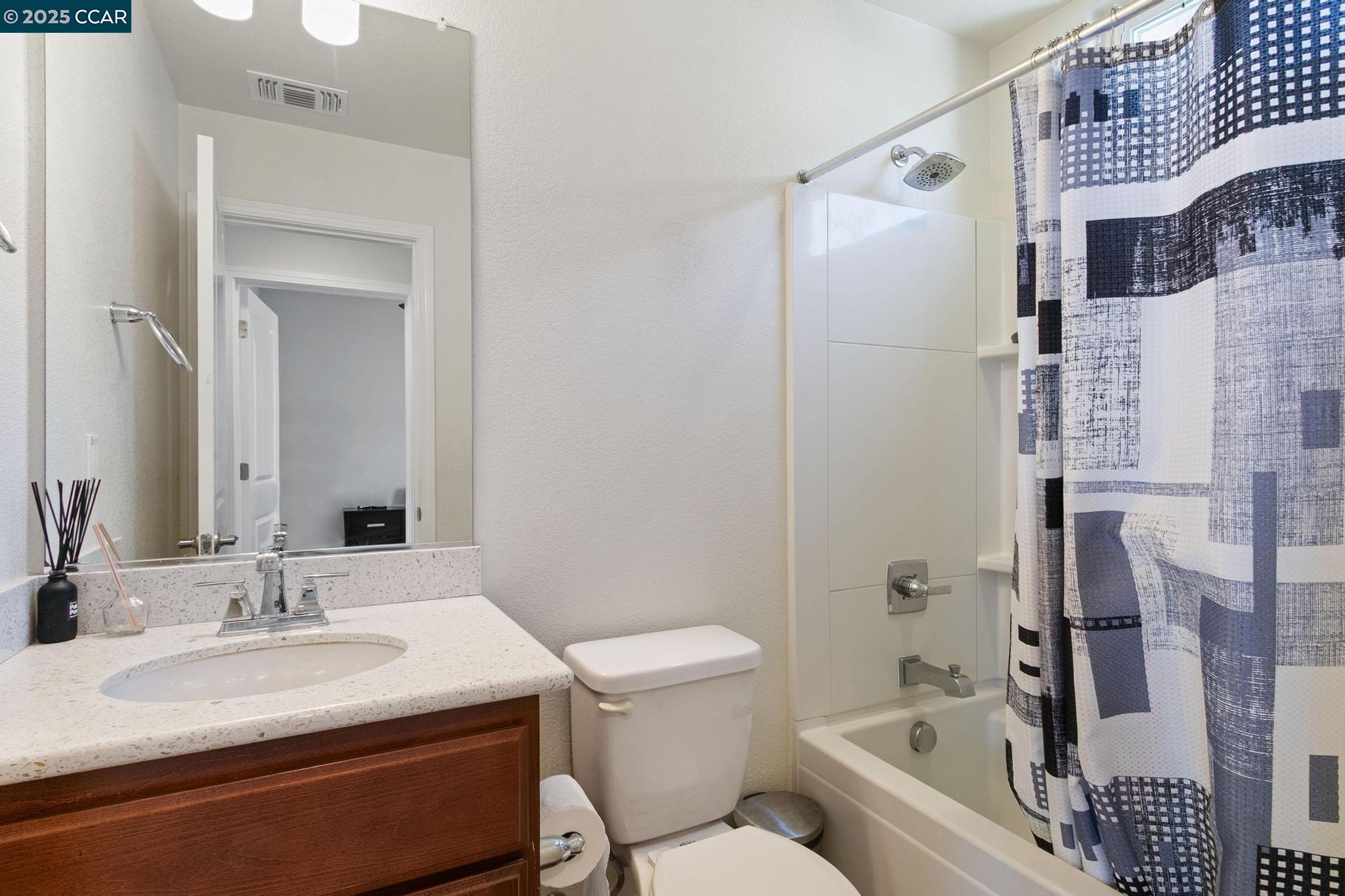 Detail Gallery Image 16 of 27 For 3655 Branding Iron Place, Dublin,  CA 94568 - 4 Beds | 4 Baths