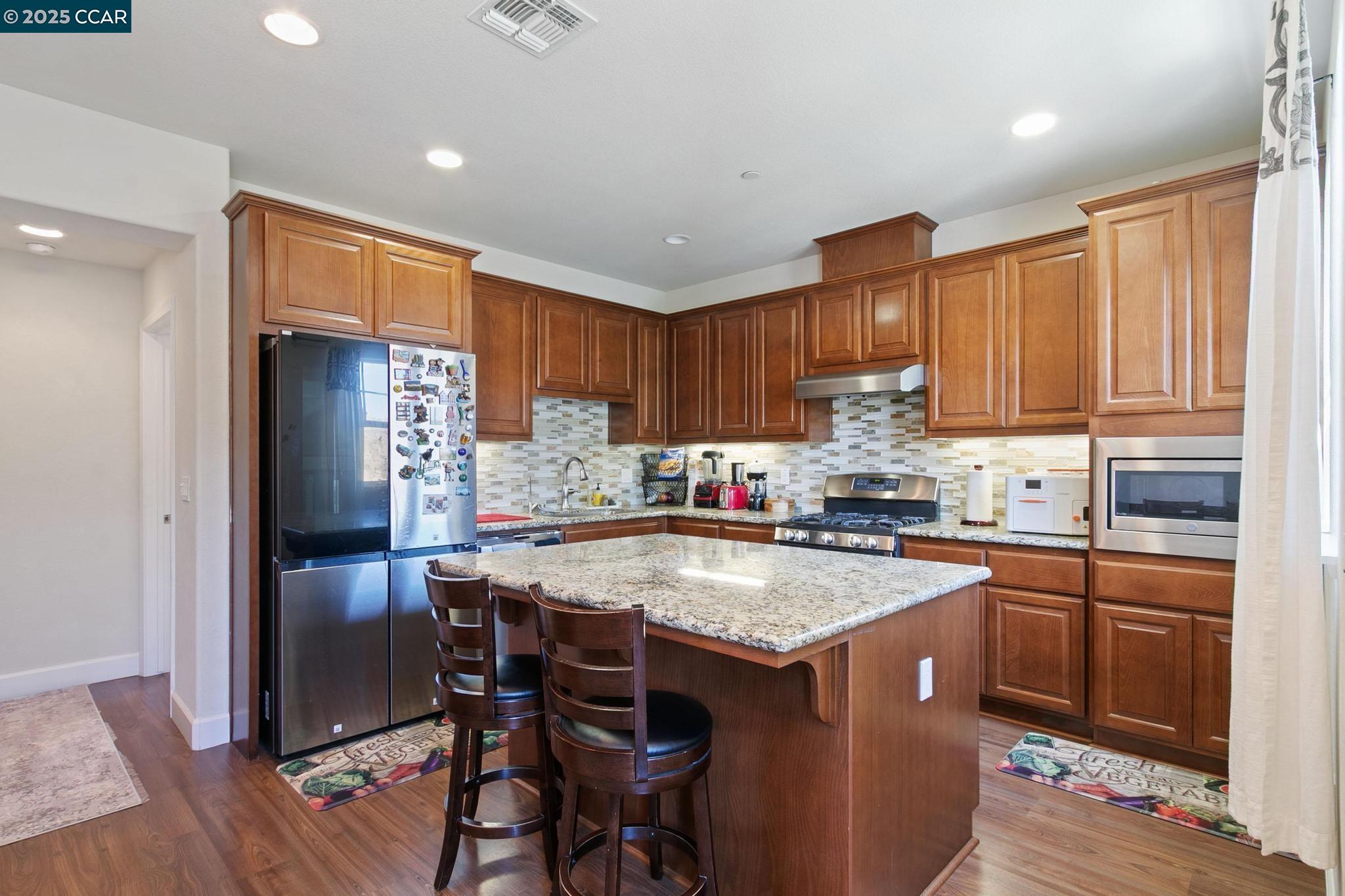 Detail Gallery Image 3 of 27 For 3655 Branding Iron Place, Dublin,  CA 94568 - 4 Beds | 4 Baths