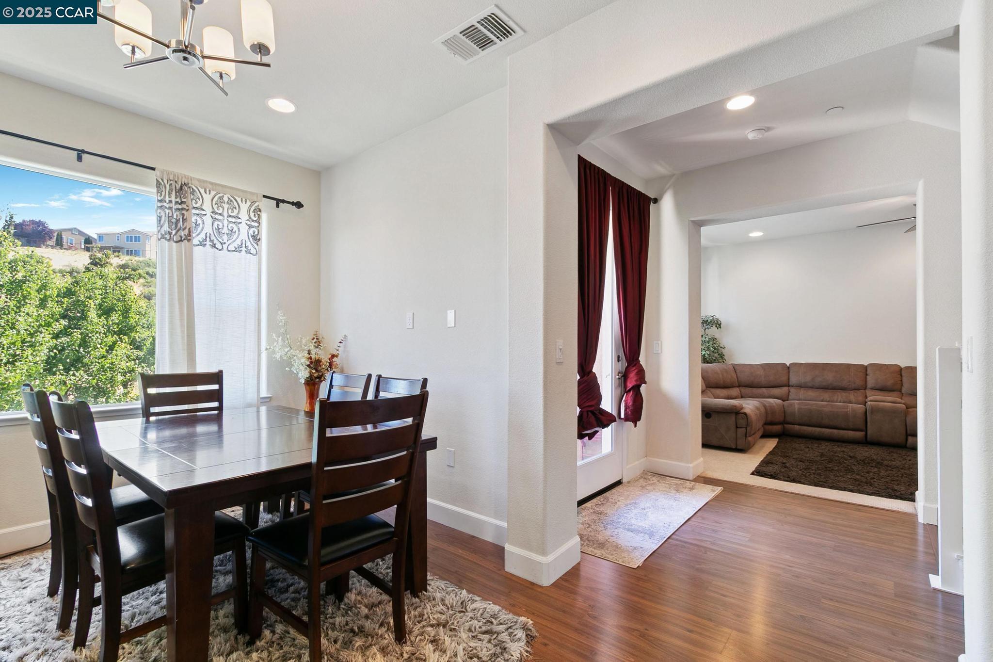 Detail Gallery Image 6 of 27 For 3655 Branding Iron Place, Dublin,  CA 94568 - 4 Beds | 4 Baths