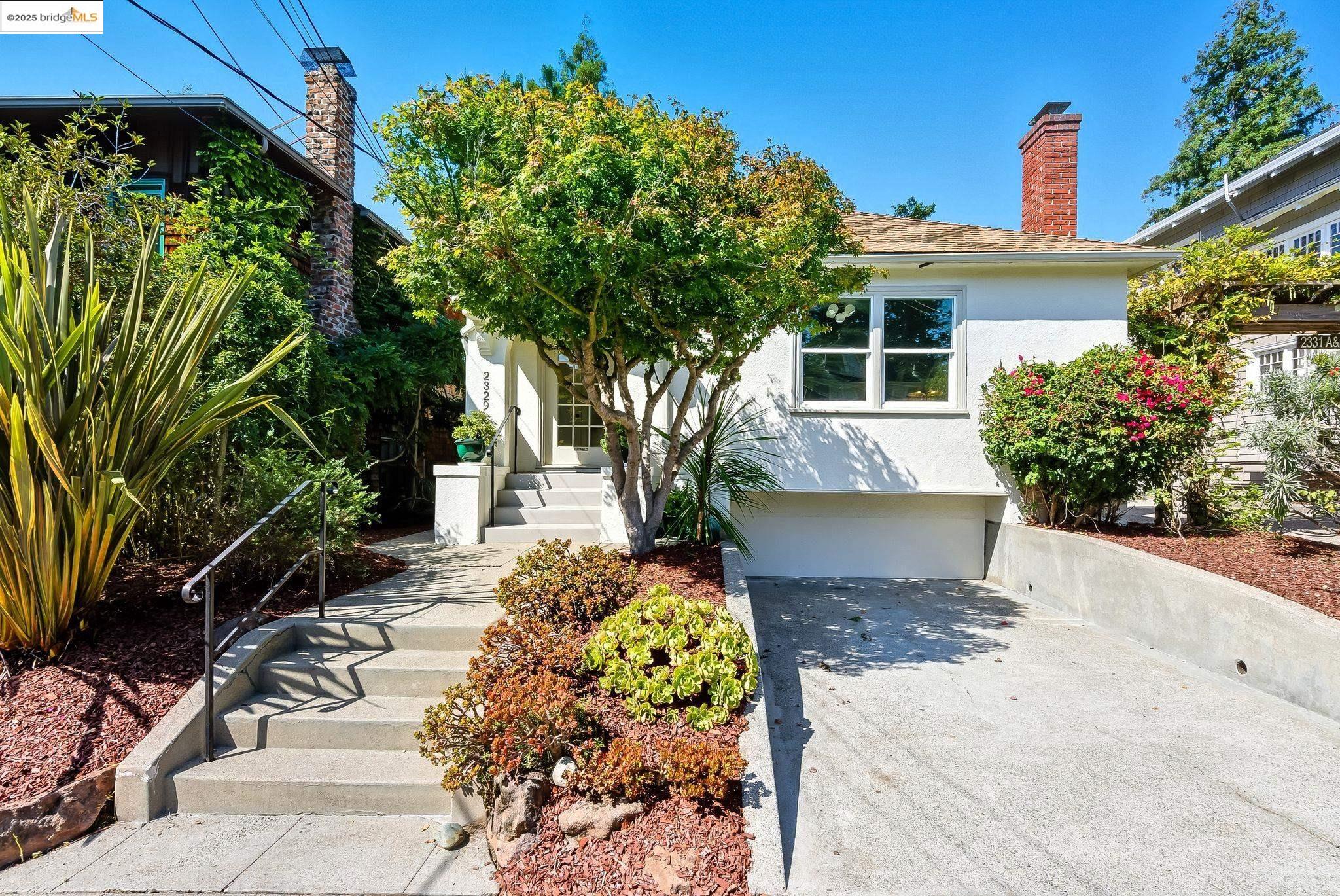 Detail Gallery Image 2 of 48 For 2329 Stuart Street, Berkeley,  CA 94705 - 2 Beds | 1 Baths