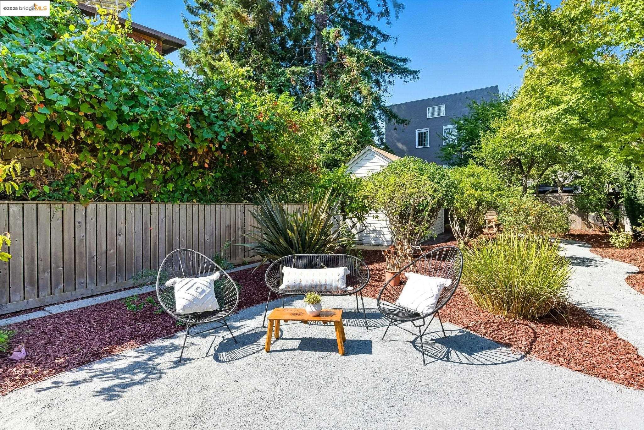 Detail Gallery Image 27 of 48 For 2329 Stuart Street, Berkeley,  CA 94705 - 2 Beds | 1 Baths