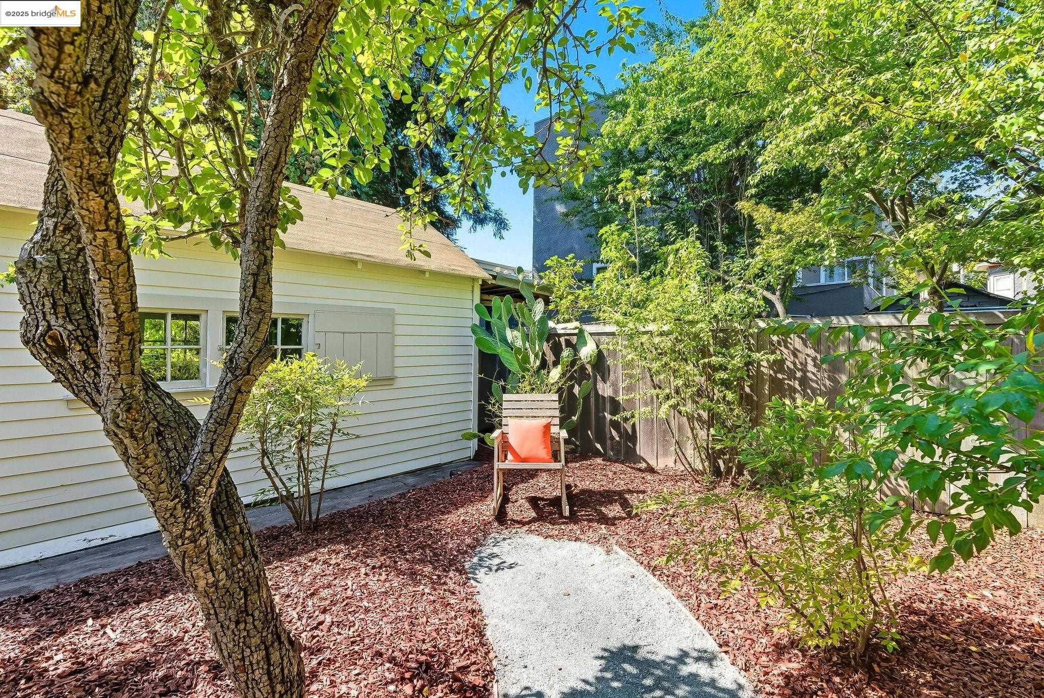 Detail Gallery Image 29 of 48 For 2329 Stuart Street, Berkeley,  CA 94705 - 2 Beds | 1 Baths