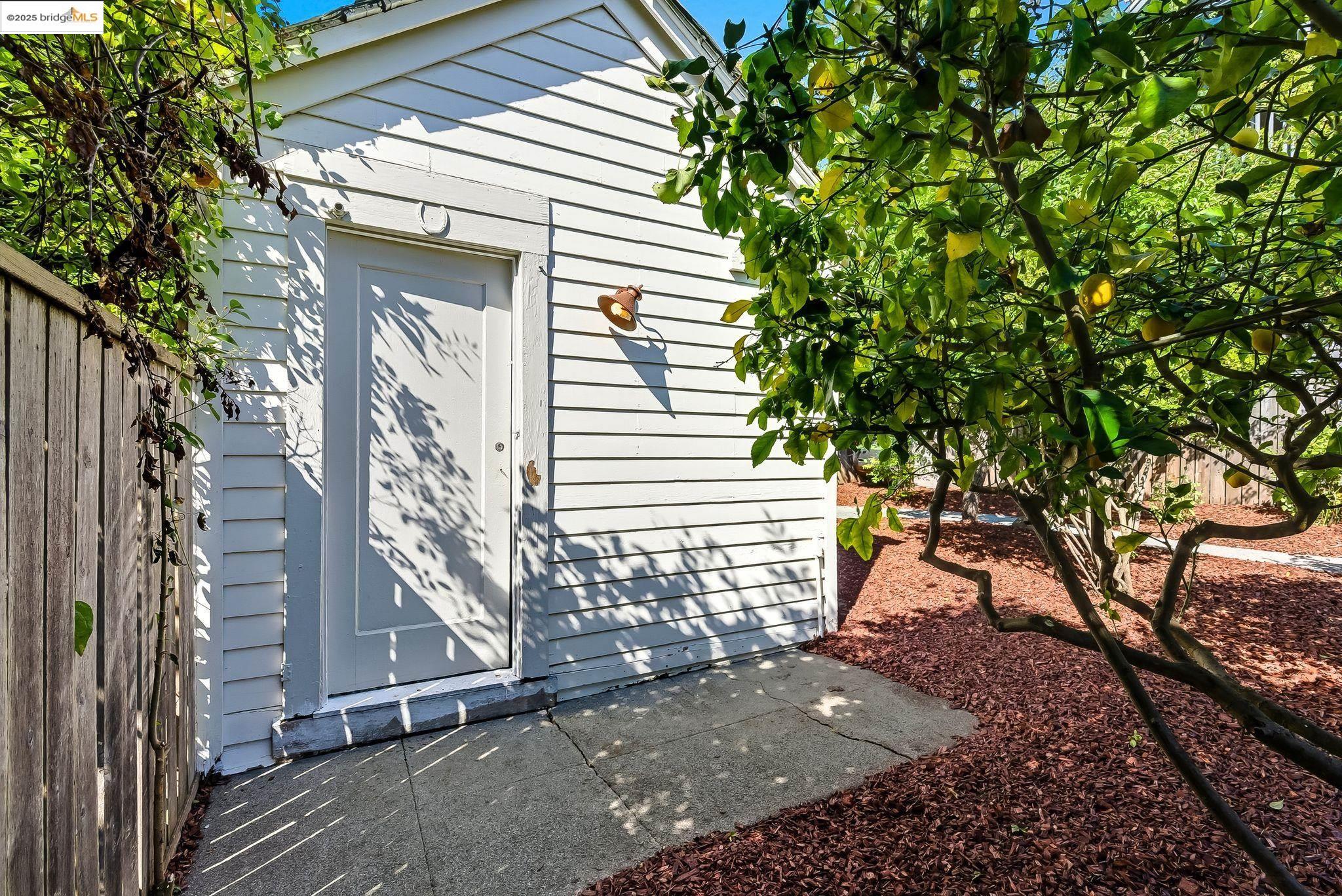 Detail Gallery Image 33 of 48 For 2329 Stuart Street, Berkeley,  CA 94705 - 2 Beds | 1 Baths
