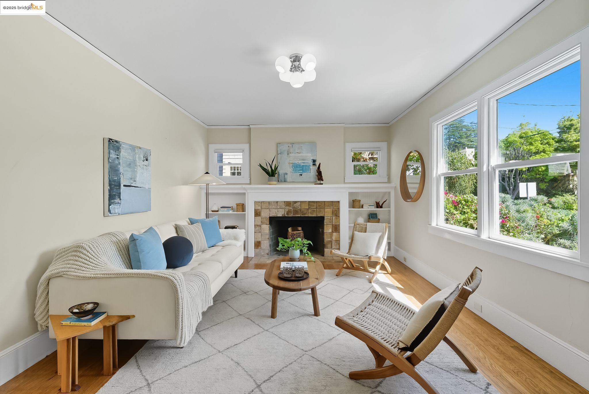 Detail Gallery Image 5 of 48 For 2329 Stuart Street, Berkeley,  CA 94705 - 2 Beds | 1 Baths