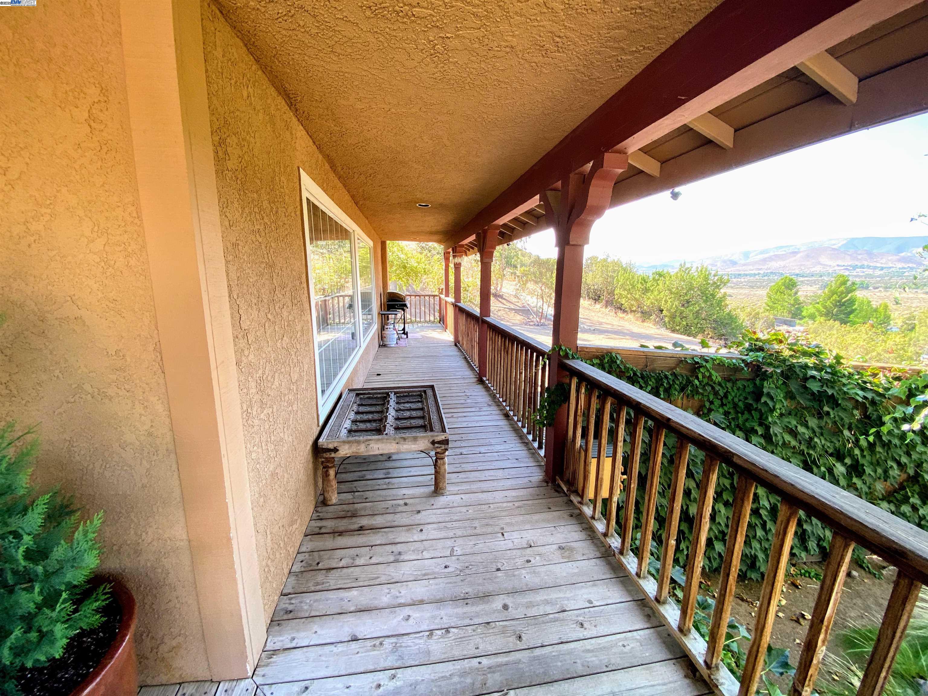 Detail Gallery Image 11 of 45 For 31733 Lake Meadow Rd, Acton,  CA 93510 - 4 Beds | 3 Baths