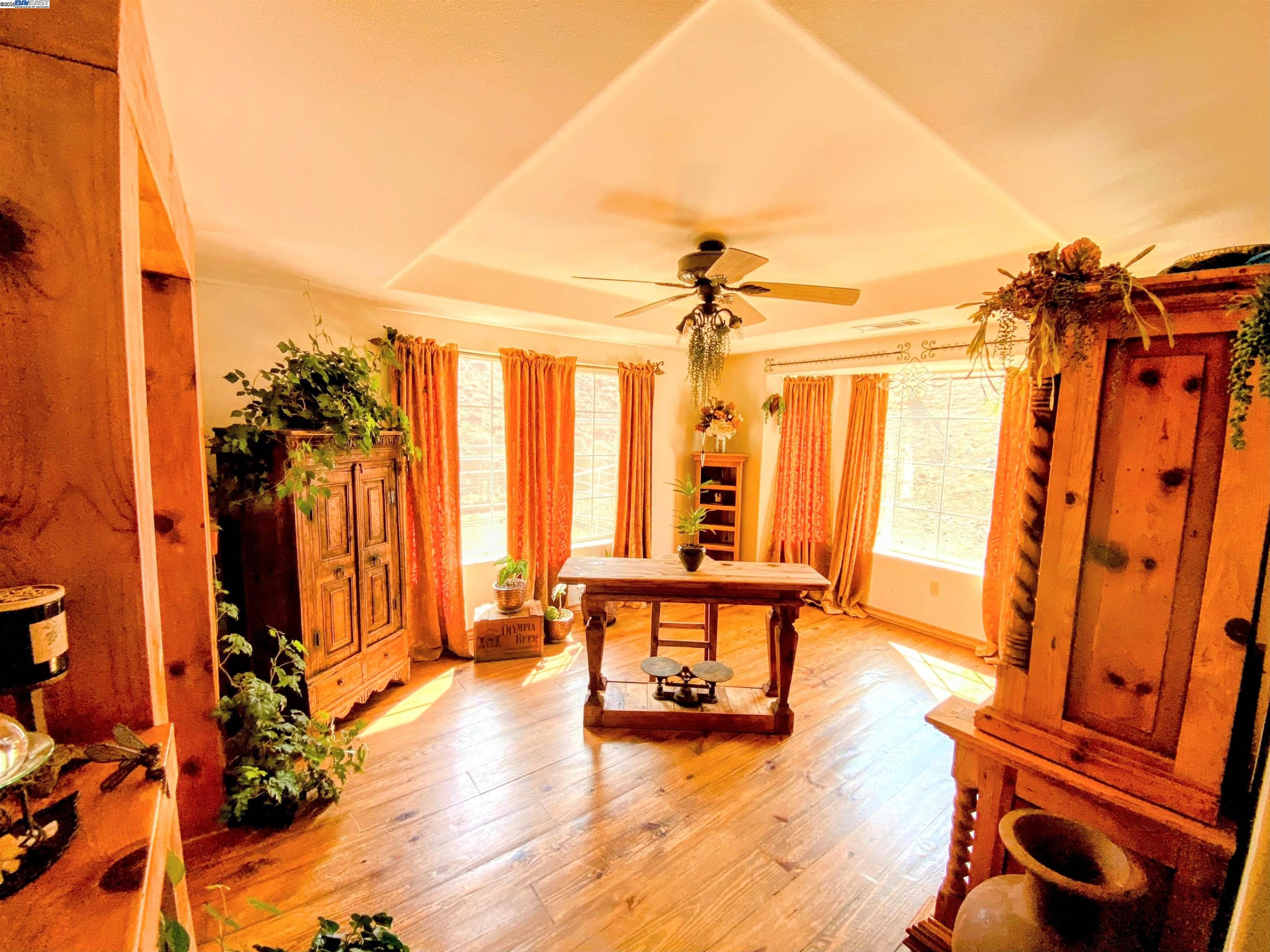 Detail Gallery Image 15 of 42 For 31733 Lake Meadow Rd, Acton,  CA 93510 - 4 Beds | 3 Baths