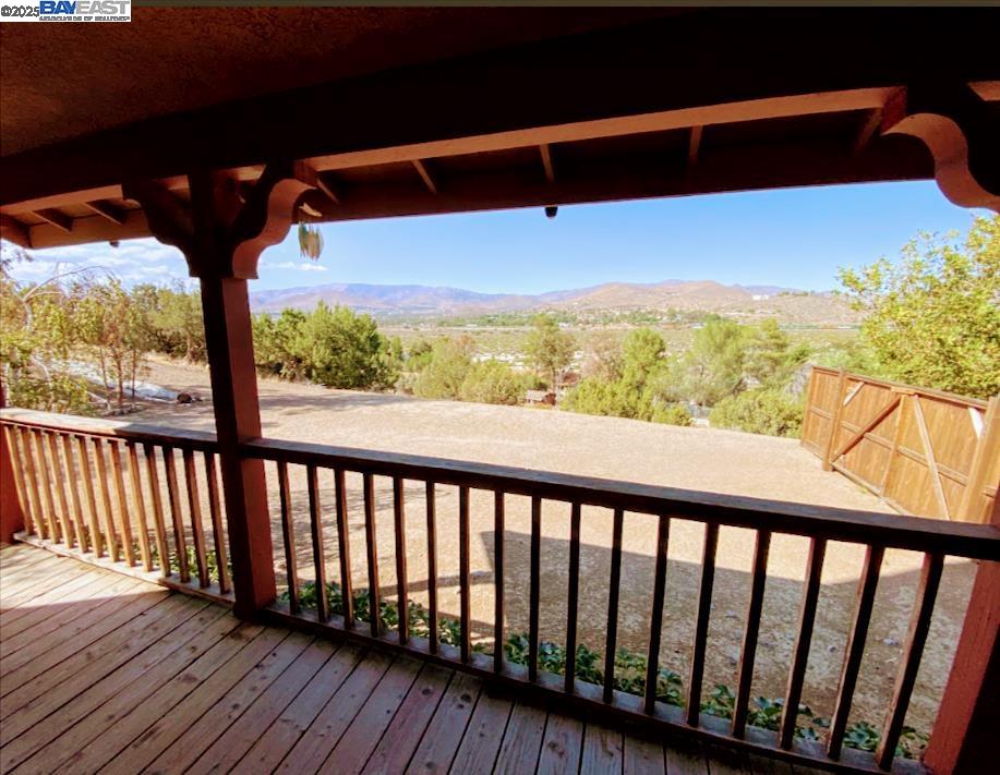 Detail Gallery Image 4 of 42 For 31733 Lake Meadow Rd, Acton,  CA 93510 - 4 Beds | 3 Baths