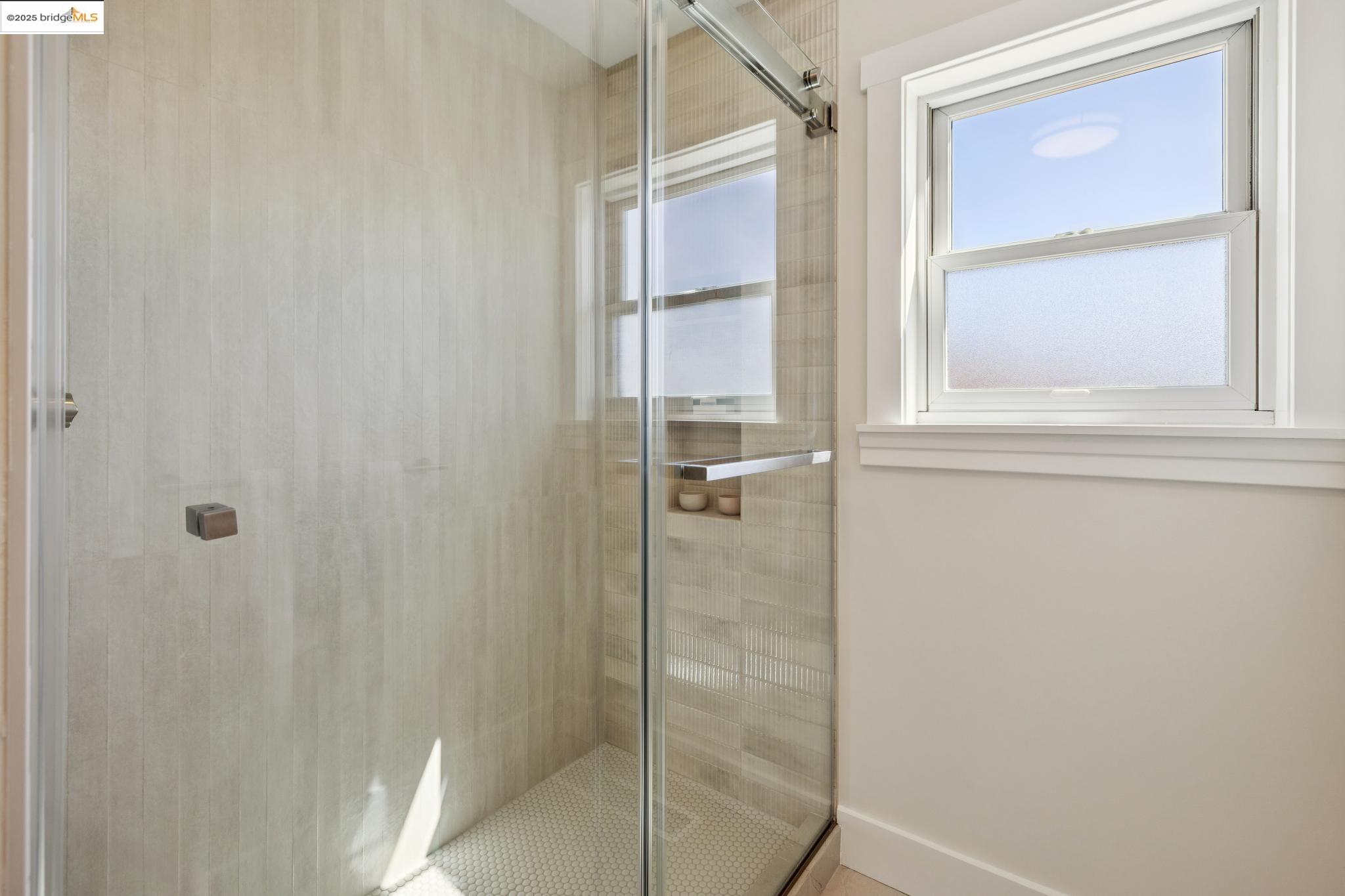 Detail Gallery Image 21 of 59 For 2063 Tapscott Ave., El Cerrito,  CA 94530 - 4 Beds | 4 Baths