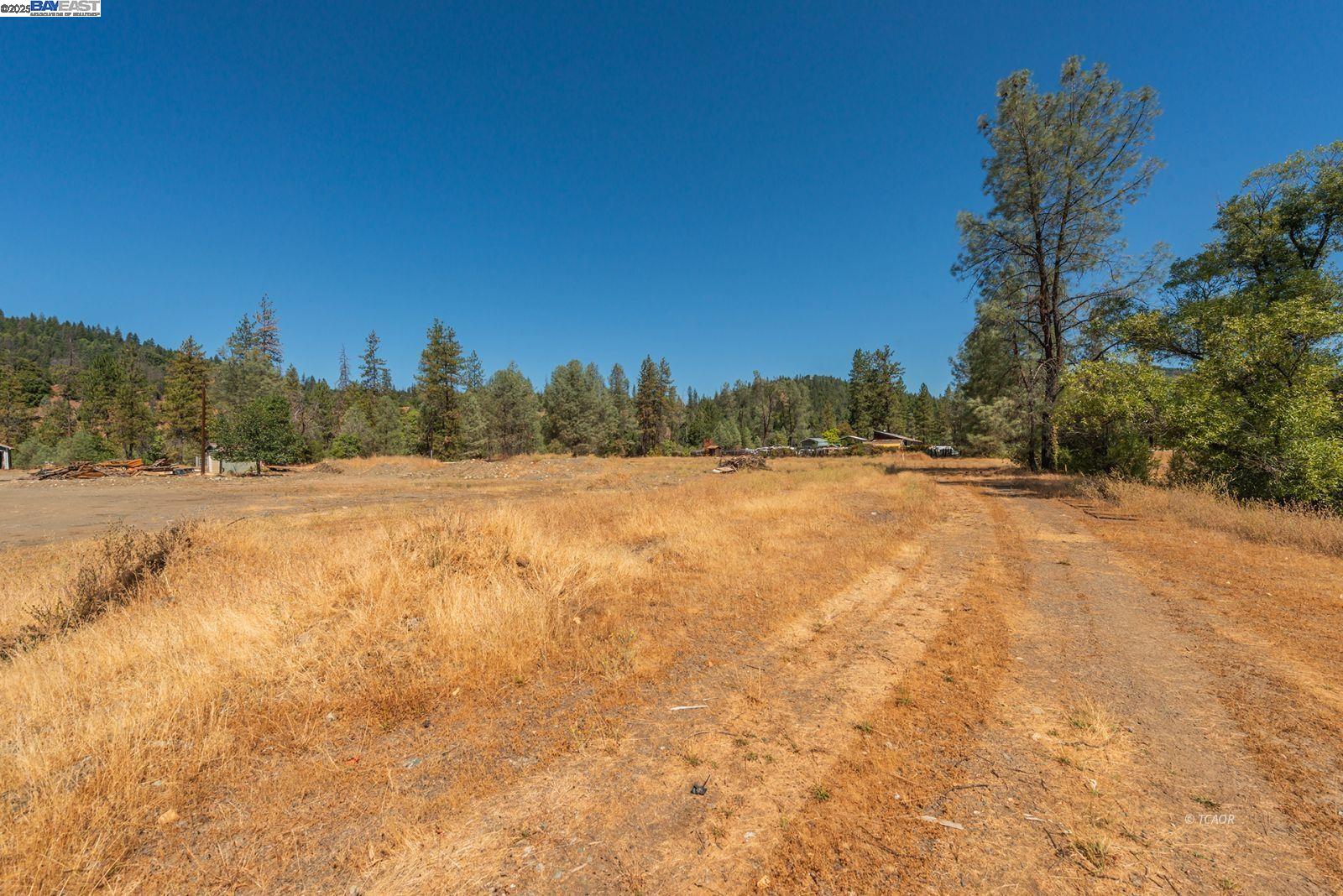 Detail Gallery Image 11 of 19 For 30661 State Hwy 3, Douglas City,  CA 96024 - 3 Beds | 2/1 Baths