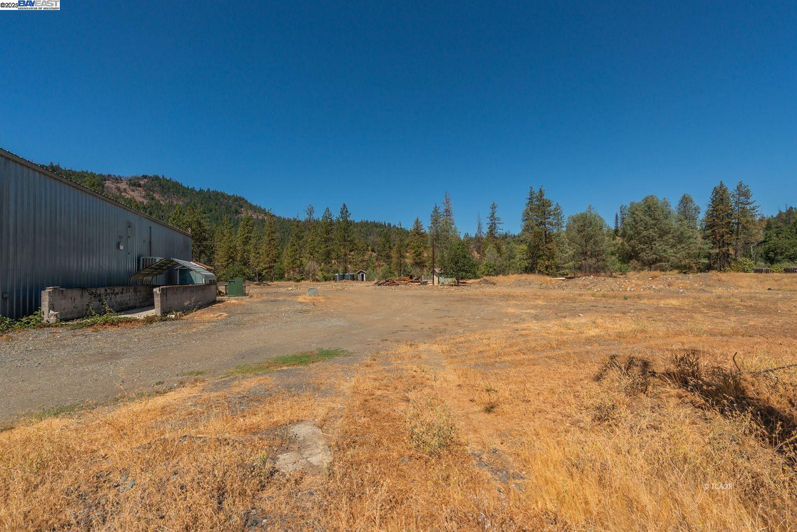 Detail Gallery Image 12 of 19 For 30661 State Hwy 3, Douglas City,  CA 96024 - 3 Beds | 2/1 Baths