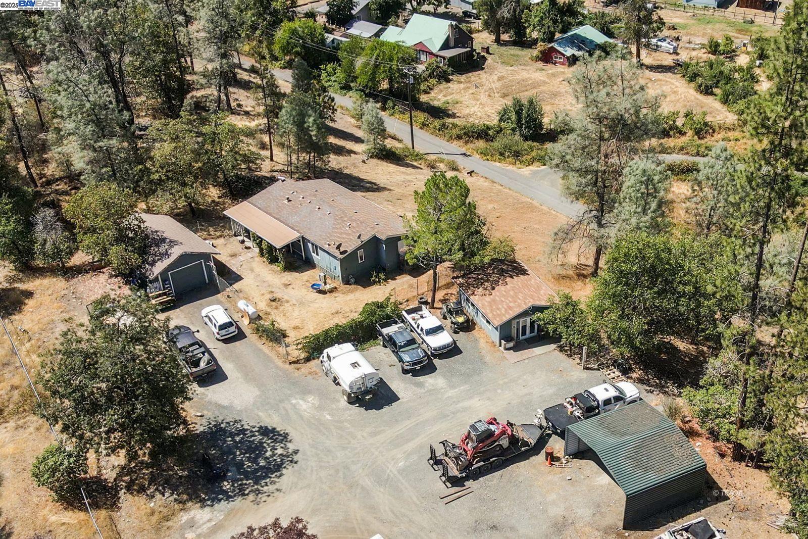 Detail Gallery Image 9 of 19 For 30661 State Hwy 3, Douglas City,  CA 96024 - 3 Beds | 2/1 Baths