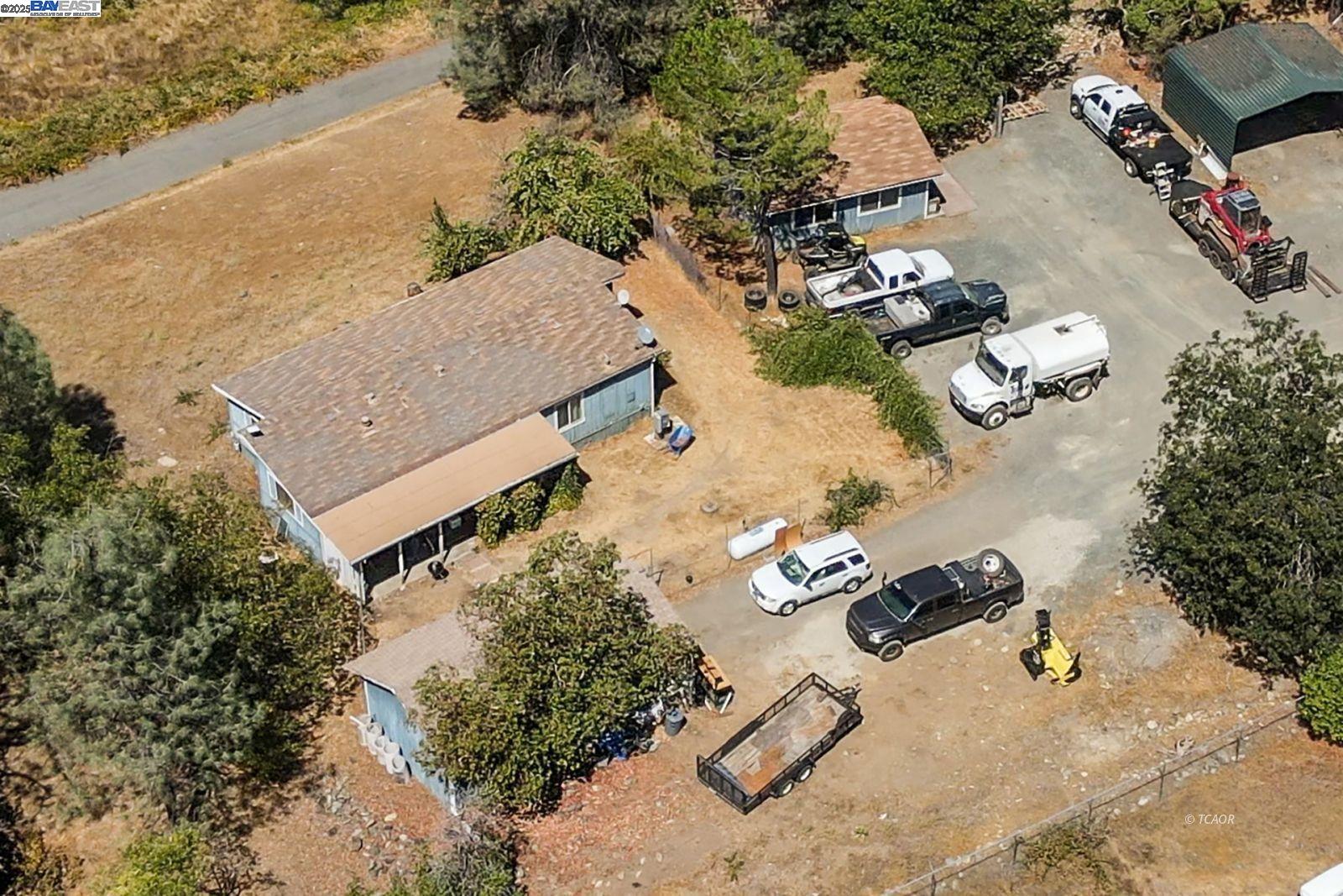 Detail Gallery Image 10 of 19 For 30661 State Hwy 3, Douglas City,  CA 96024 - 3 Beds | 2/1 Baths