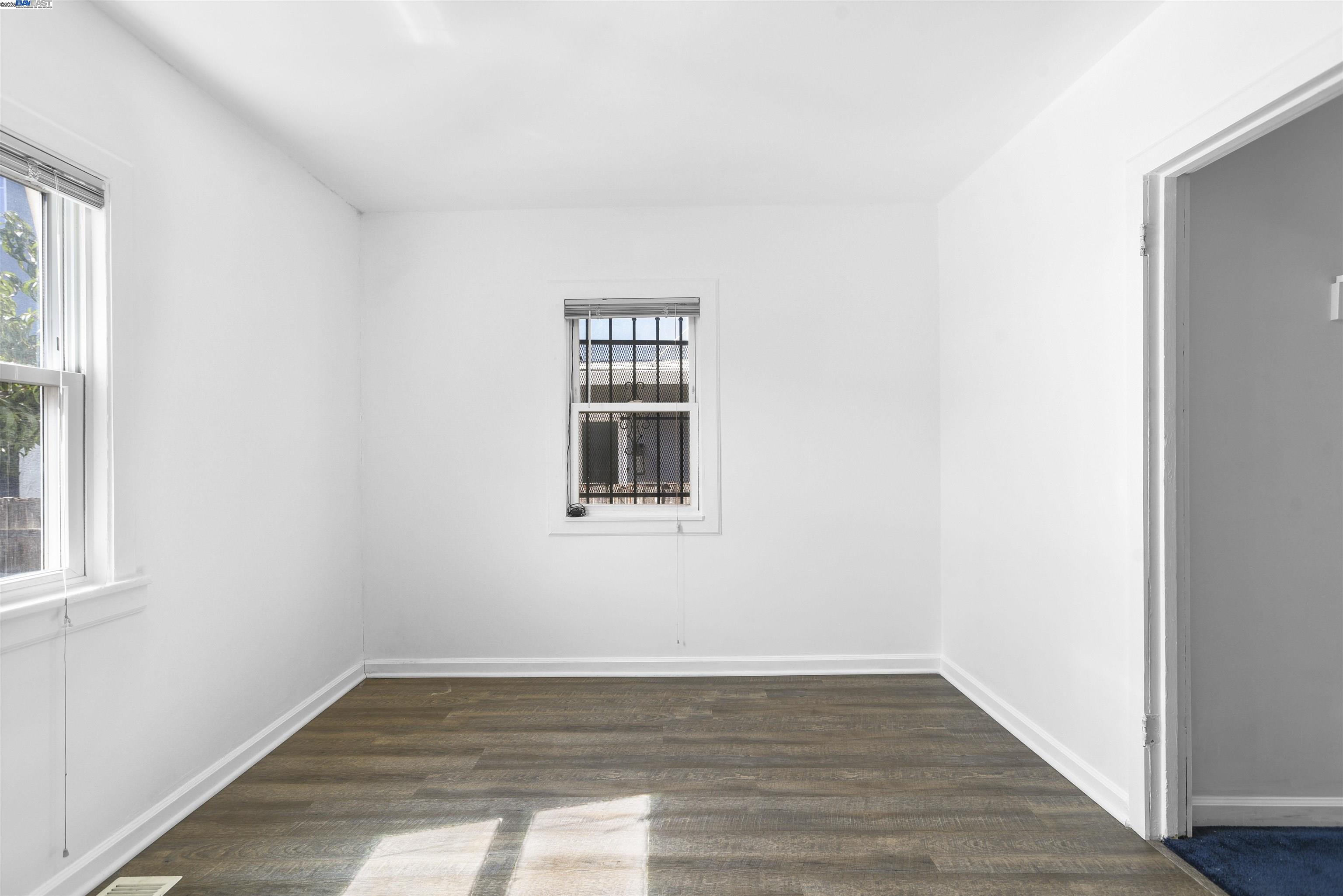 Detail Gallery Image 11 of 16 For 7851 Holly, Oakland,  CA 94621 - 2 Beds | 1 Baths