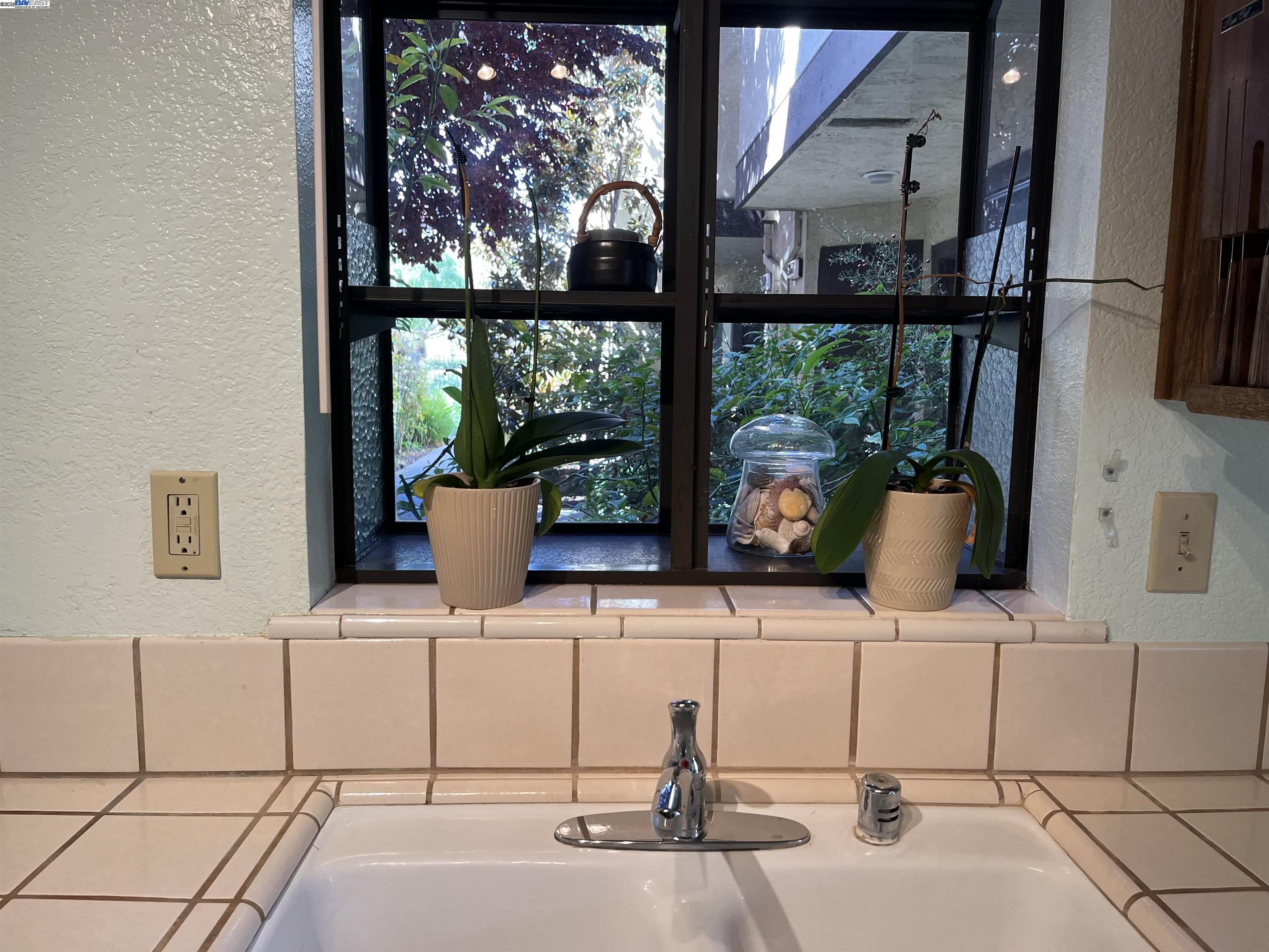 Detail Gallery Image 15 of 38 For 2515 Galleon Place, San Leandro,  CA 94577-6407 - 3 Beds | 2/1 Baths