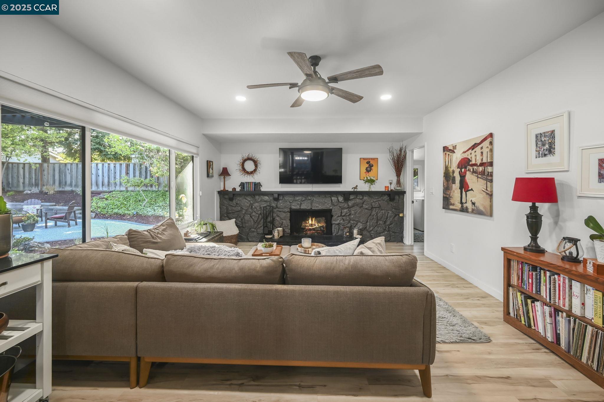 Detail Gallery Image 19 of 53 For 942 Cheyenne Dr, Walnut Creek,  CA 94598 - 5 Beds | 3 Baths