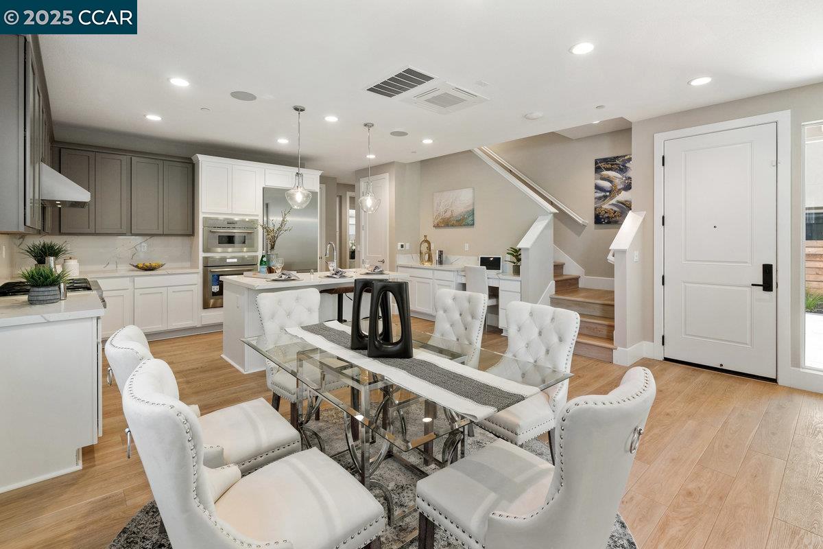 Detail Gallery Image 2 of 45 For 6212 Skyline St, Dublin,  CA 94568 - 6 Beds | 5 Baths