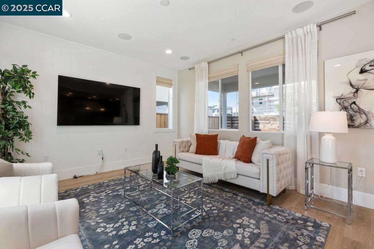 Detail Gallery Image 11 of 45 For 6212 Skyline St, Dublin,  CA 94568 - 6 Beds | 5 Baths