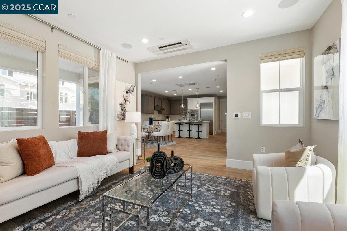 Detail Gallery Image 12 of 45 For 6212 Skyline St, Dublin,  CA 94568 - 6 Beds | 5 Baths