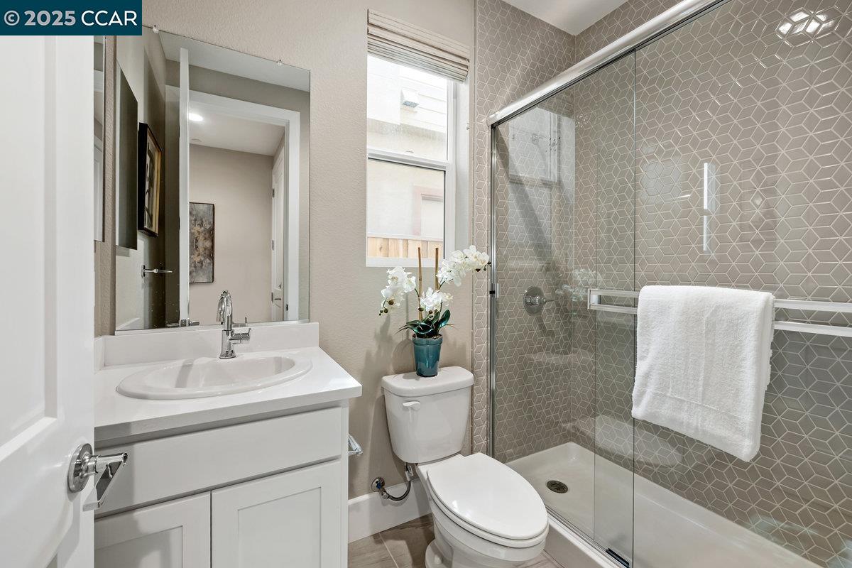 Detail Gallery Image 13 of 45 For 6212 Skyline St, Dublin,  CA 94568 - 6 Beds | 5 Baths