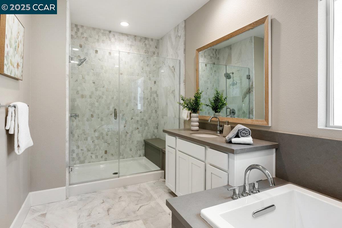 Detail Gallery Image 18 of 45 For 6212 Skyline St, Dublin,  CA 94568 - 6 Beds | 5 Baths
