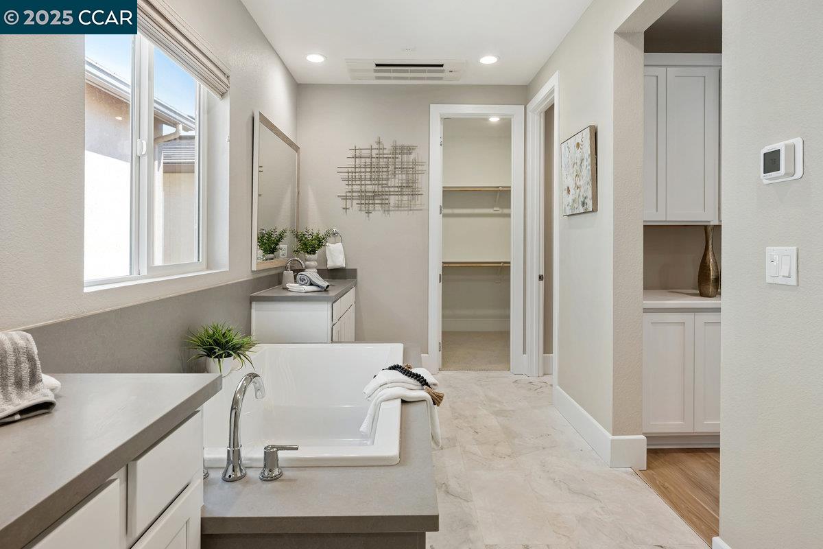 Detail Gallery Image 19 of 45 For 6212 Skyline St, Dublin,  CA 94568 - 6 Beds | 5 Baths