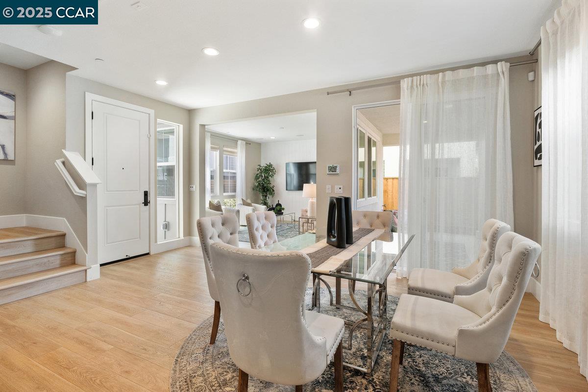 Detail Gallery Image 4 of 45 For 6212 Skyline St, Dublin,  CA 94568 - 6 Beds | 5 Baths