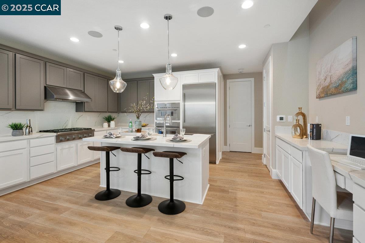 Detail Gallery Image 9 of 45 For 6212 Skyline St, Dublin,  CA 94568 - 6 Beds | 5 Baths