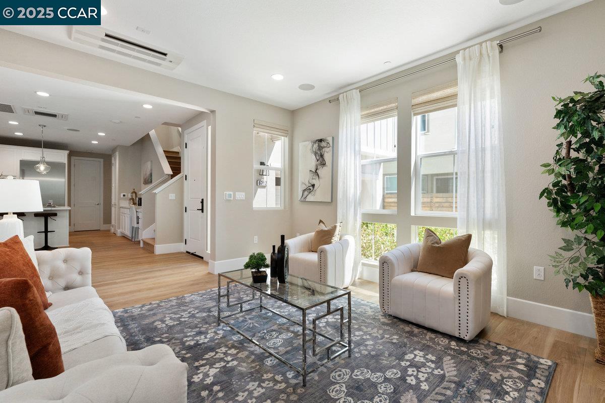 Detail Gallery Image 10 of 45 For 6212 Skyline St, Dublin,  CA 94568 - 6 Beds | 5 Baths