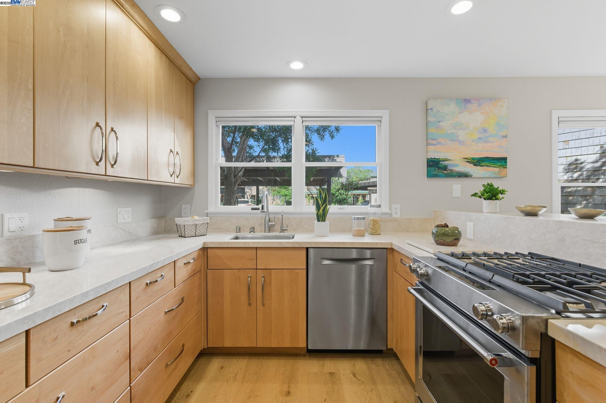 Photo #5: 41111714 Listing 