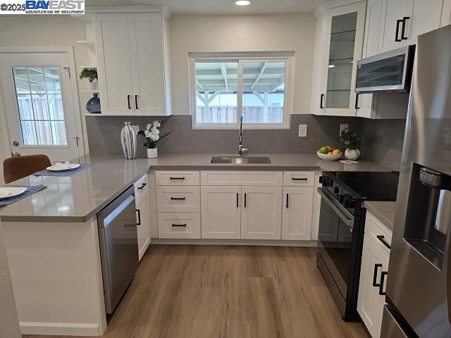 Detail Gallery Image 3 of 21 For 4572 De Silva St, Fremont,  CA 94538 - 3 Beds | 2 Baths