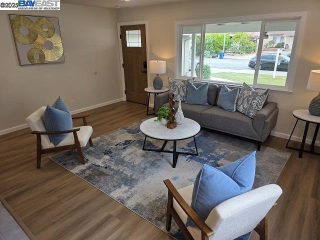 Detail Gallery Image 6 of 21 For 4572 De Silva St, Fremont,  CA 94538 - 3 Beds | 2 Baths