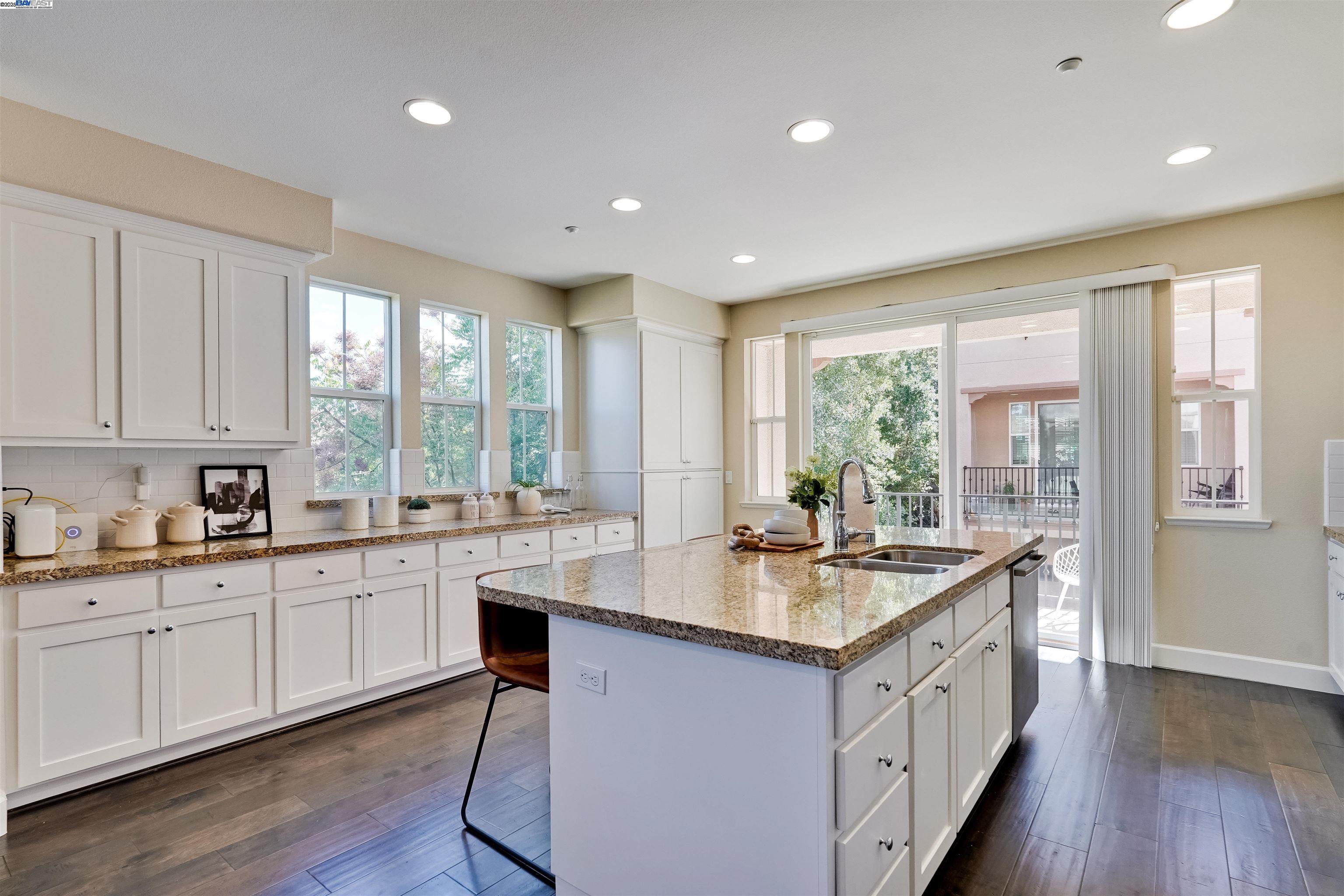 Photo #8: 41111717 Listing: Photo #8