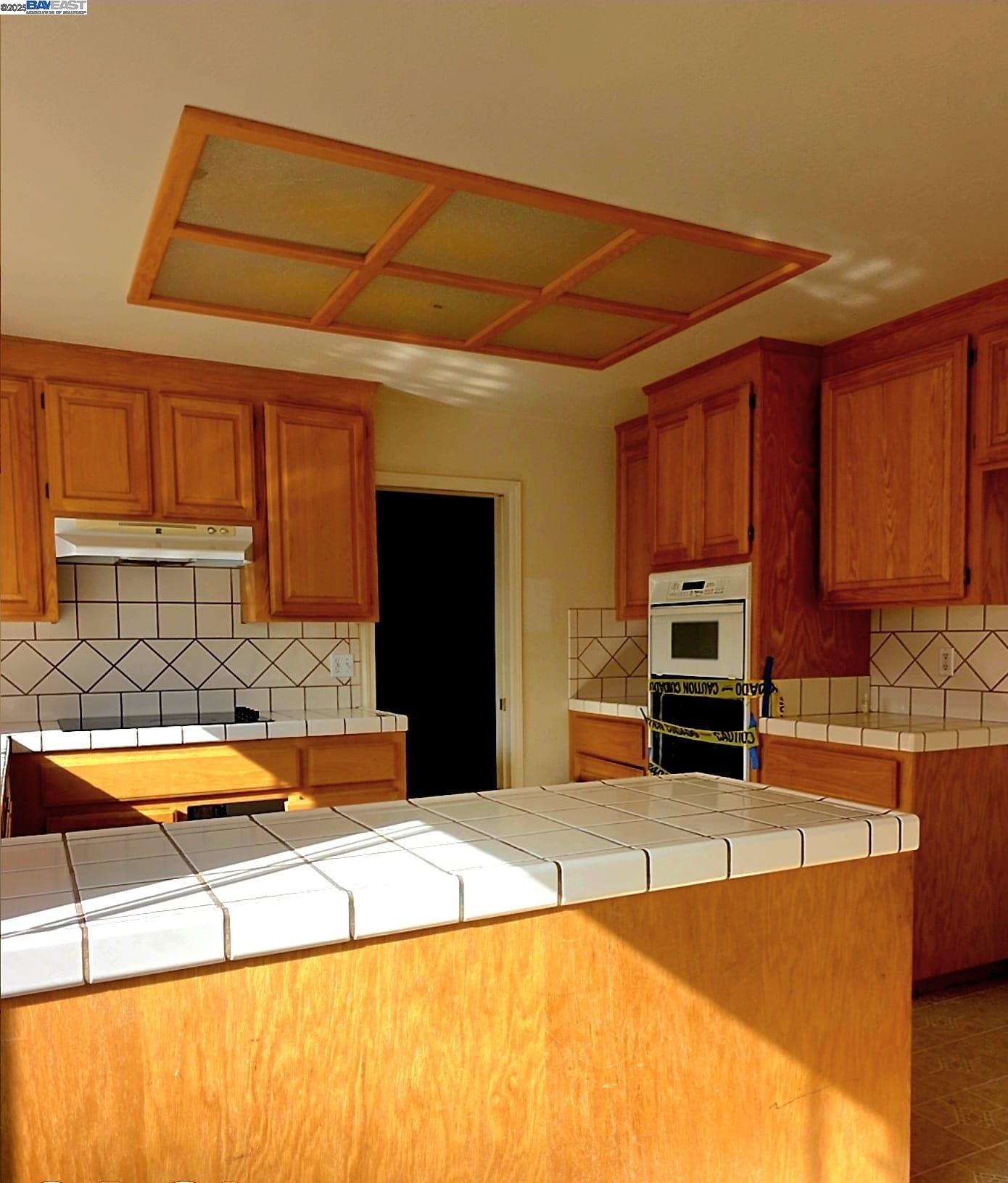 Detail Gallery Image 3 of 14 For 814 Kingman Dr, Vacaville,  CA 95687 - 3 Beds | 2/1 Baths