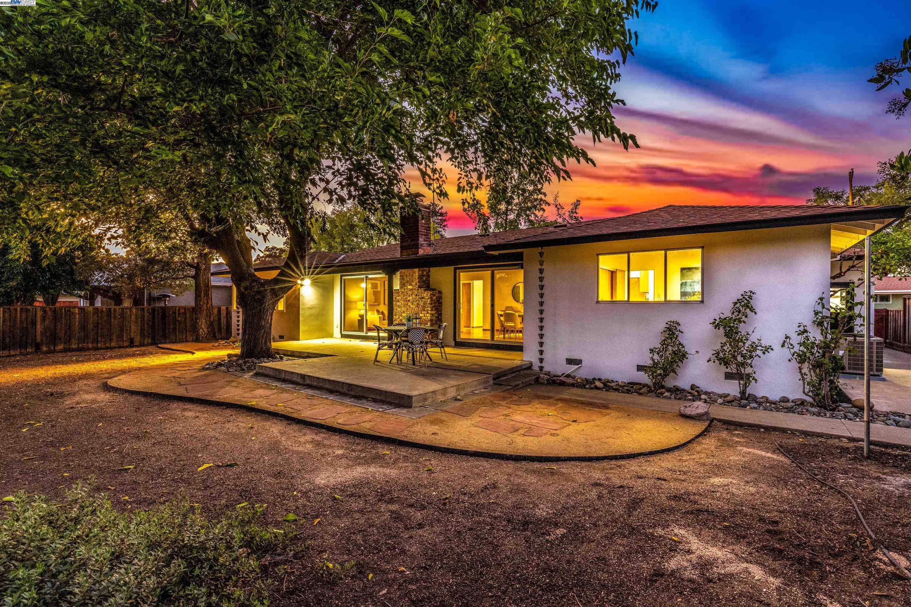 Detail Gallery Image 2 of 43 For 3857 Pestana Way, Livermore,  CA 94550 - 4 Beds | 2 Baths