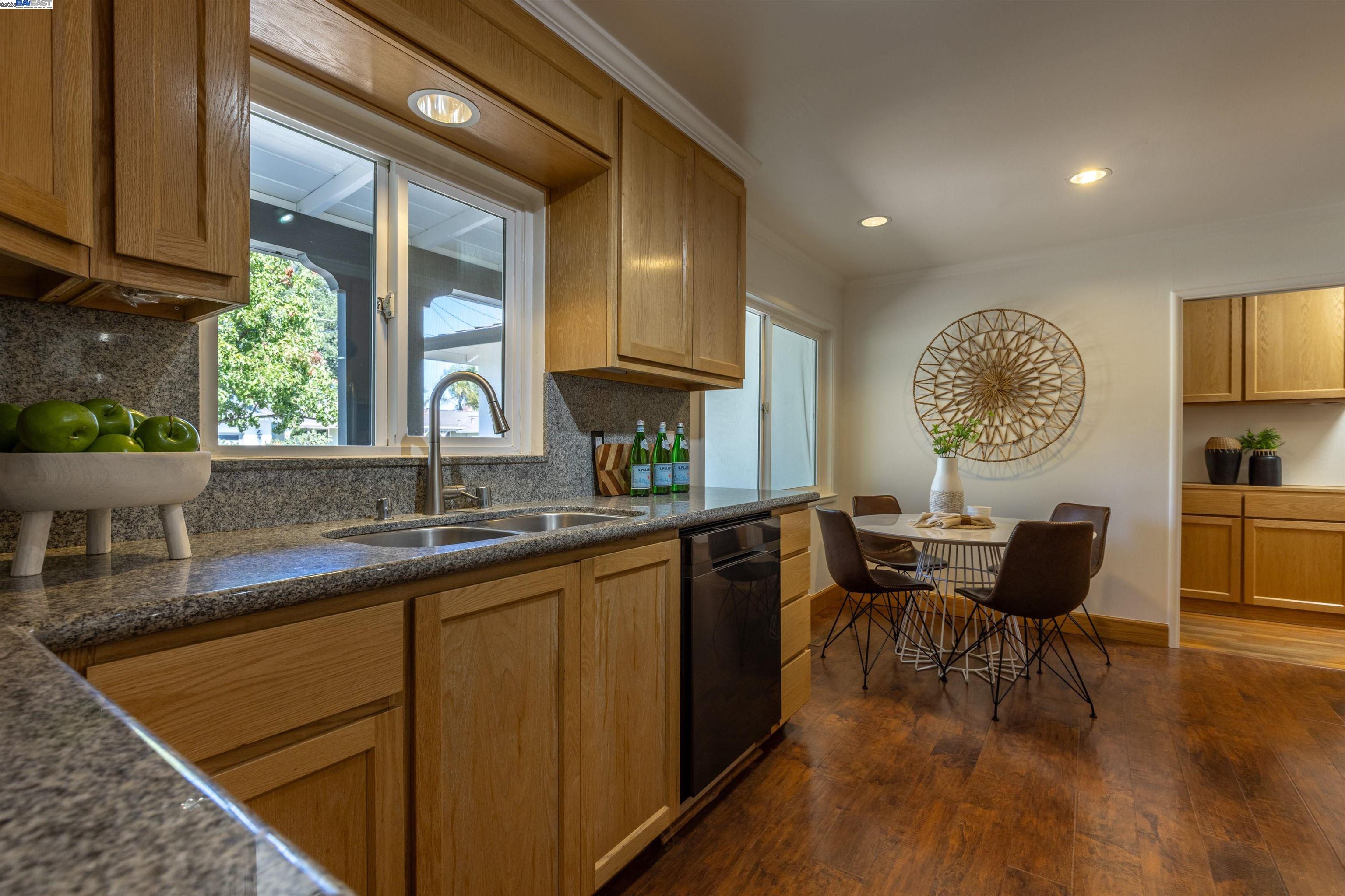 Detail Gallery Image 4 of 43 For 3857 Pestana Way, Livermore,  CA 94550 - 4 Beds | 2 Baths