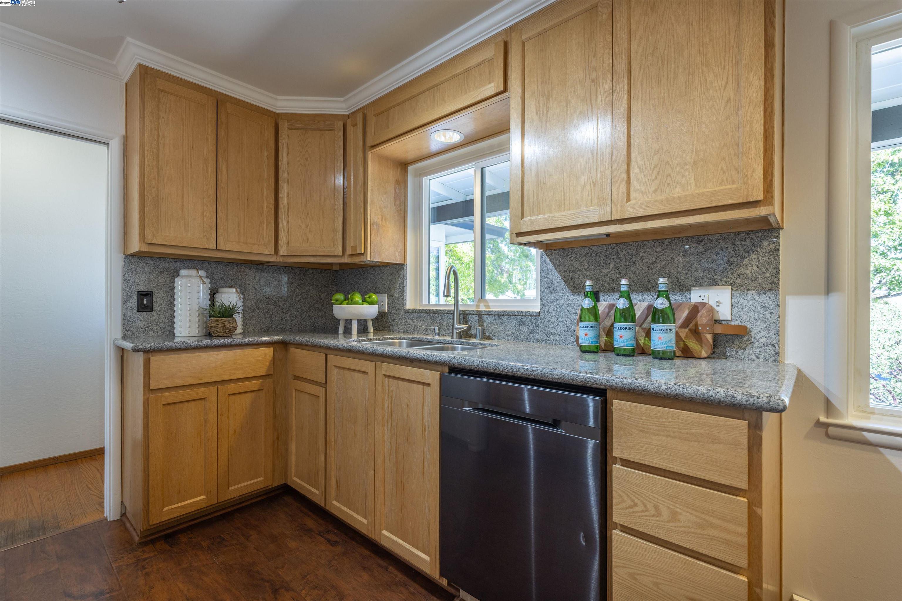 Detail Gallery Image 5 of 43 For 3857 Pestana Way, Livermore,  CA 94550 - 4 Beds | 2 Baths